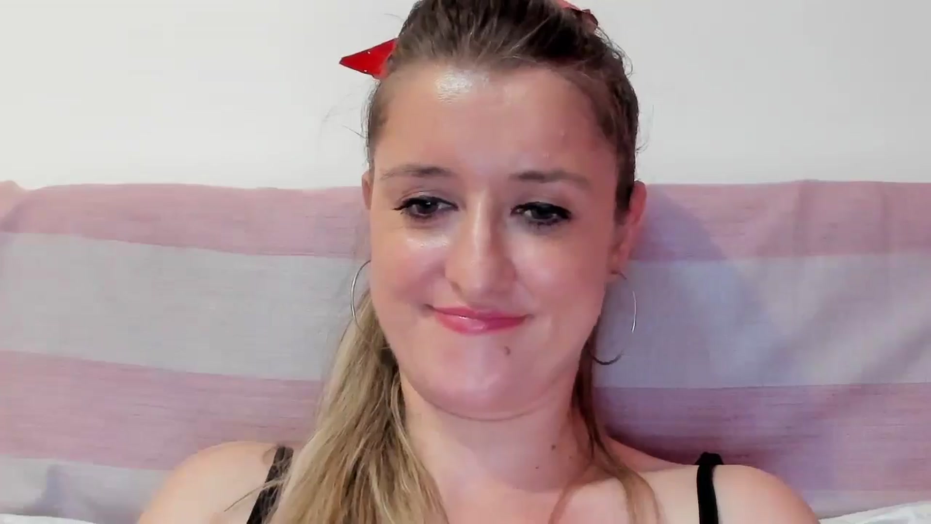 Gallery image thumbnail from BestDream's myfreecams stream on, 08/17/2024, 24:08 image 7 of 20