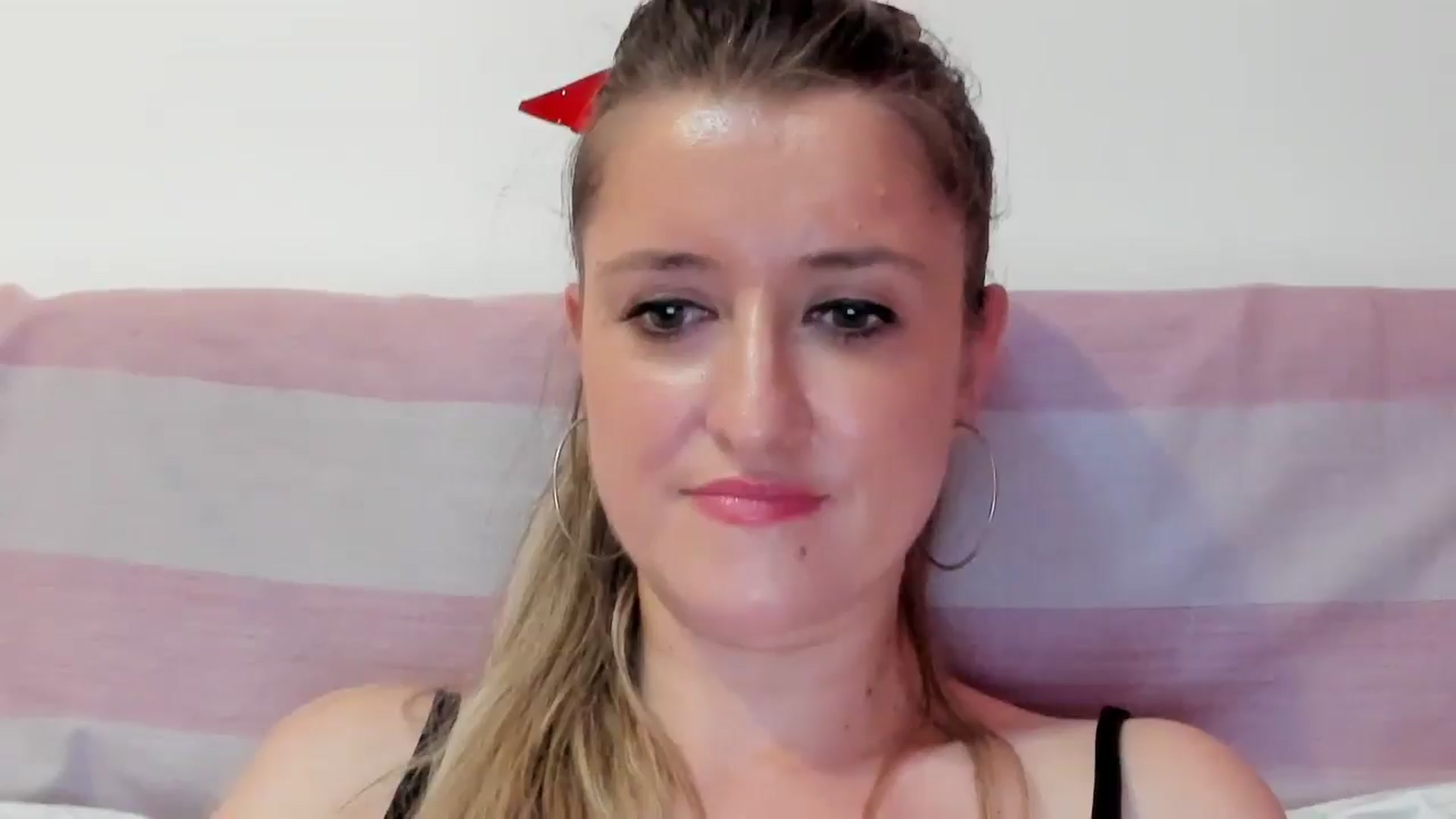 Gallery image thumbnail from BestDream's myfreecams stream on, 08/17/2024, 24:08 image 1 of 20