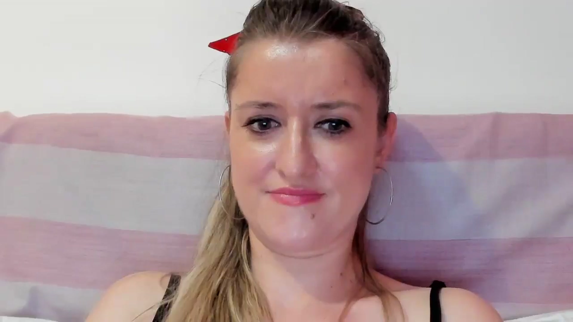 Gallery image thumbnail from BestDream's myfreecams stream on, 08/17/2024, 24:08 image 6 of 20