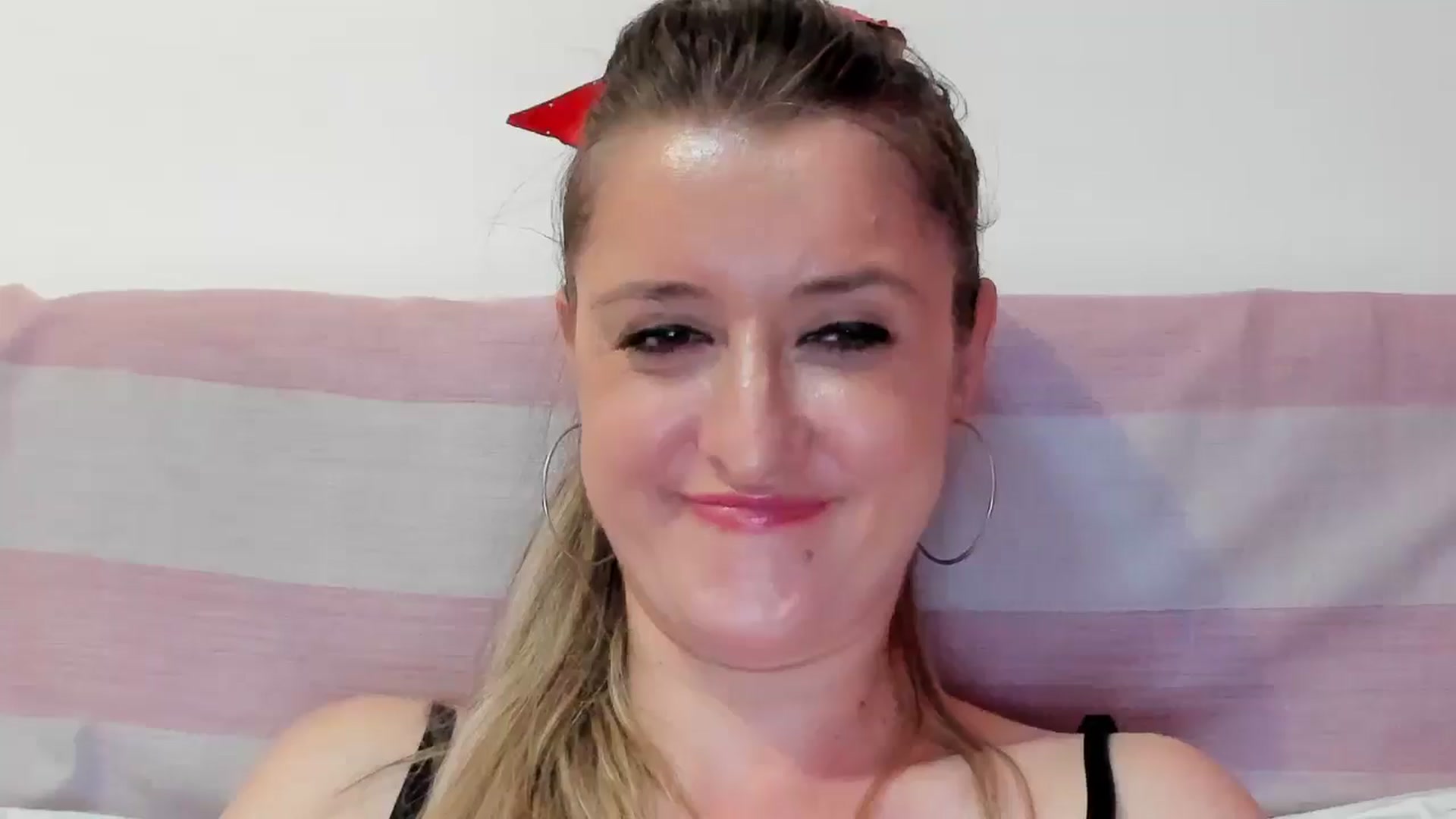 Gallery image thumbnail from BestDream's myfreecams stream on, 08/17/2024, 24:08 image 18 of 20