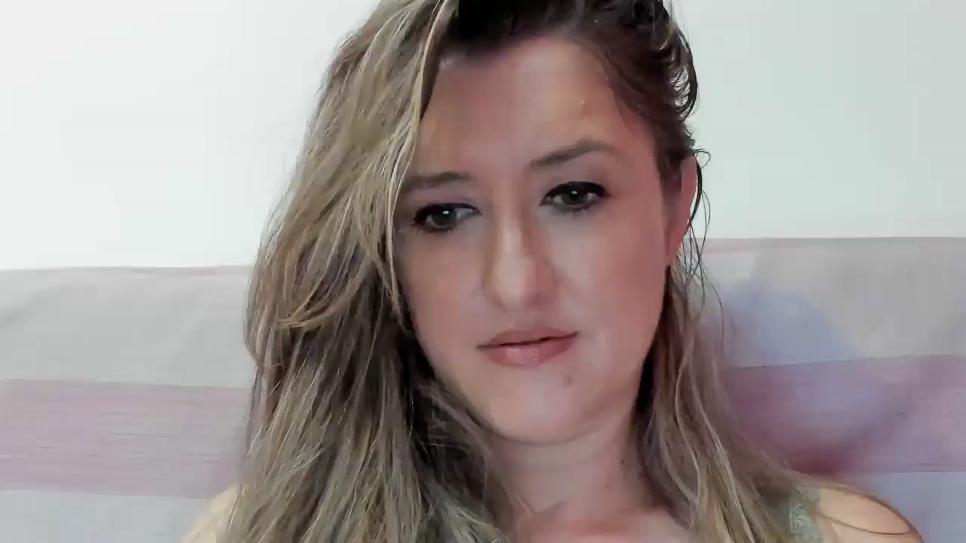 Gallery image thumbnail from BestDream's myfreecams stream on, 08/17/2024, 12:01 image 2 of 20