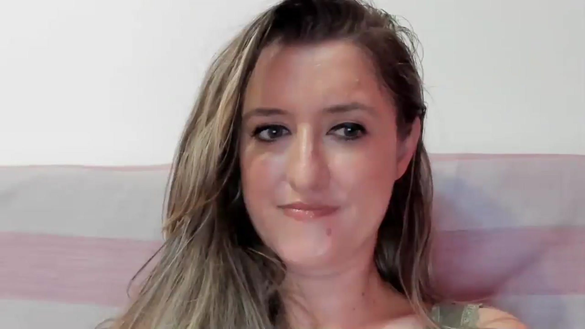 Gallery image thumbnail from BestDream's myfreecams stream on, 08/17/2024, 12:01 image 9 of 20