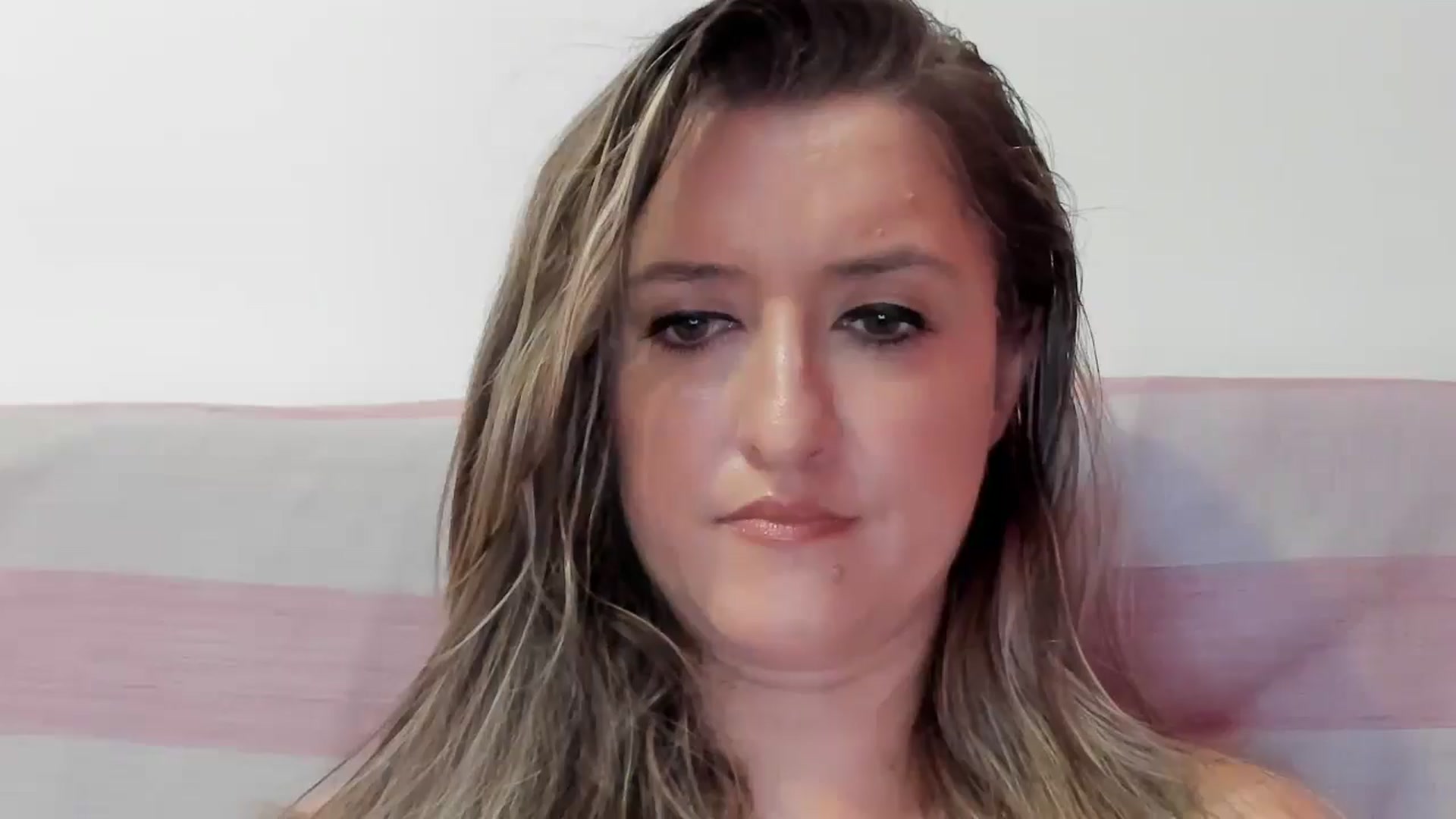 Gallery image thumbnail from BestDream's myfreecams stream on, 08/17/2024, 12:01 image 14 of 20