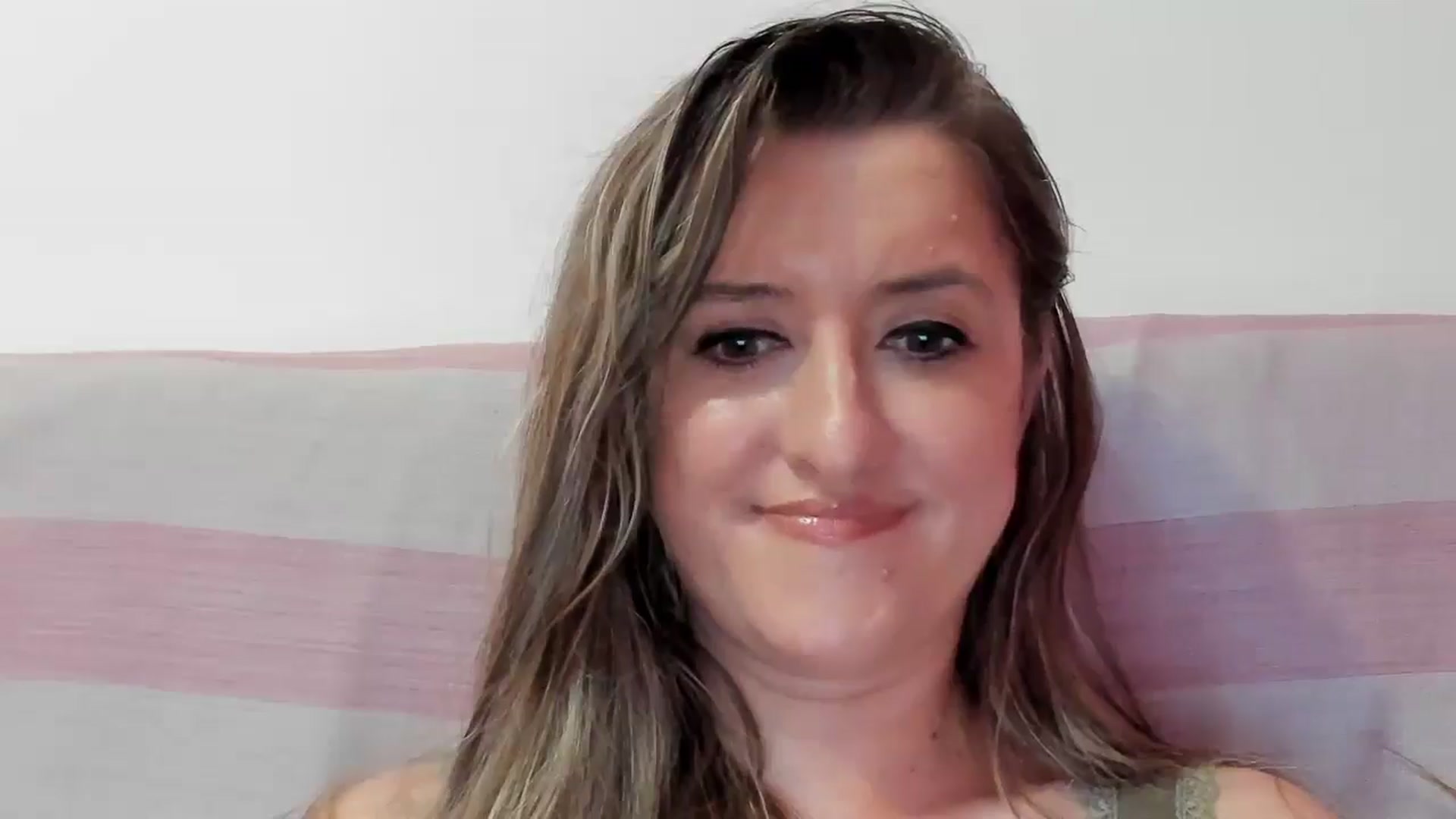 Gallery image thumbnail from BestDream's myfreecams stream on, 08/17/2024, 12:01 image 20 of 20