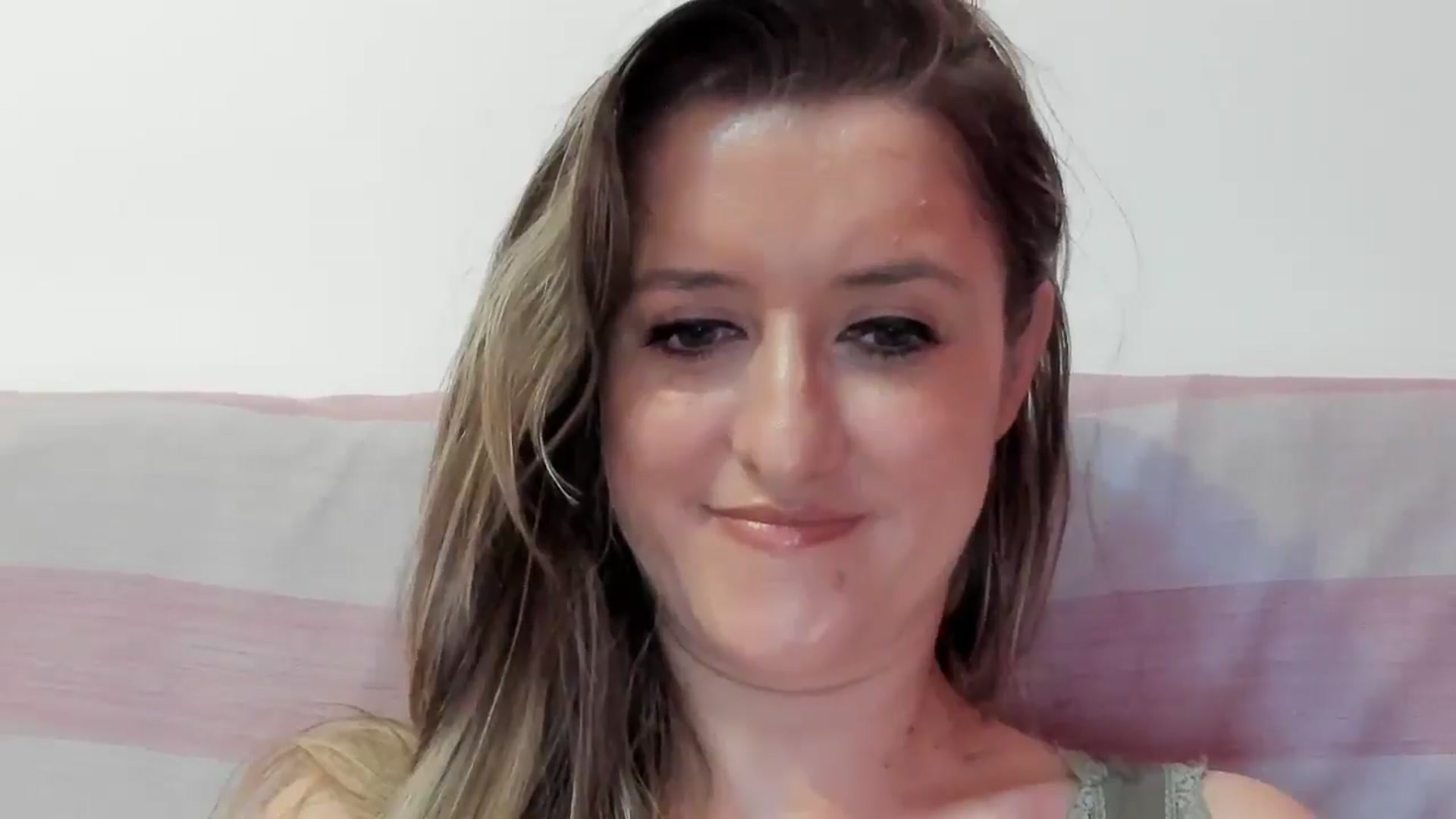 Gallery image thumbnail from BestDream's myfreecams stream on, 08/17/2024, 13:45 image 5 of 20