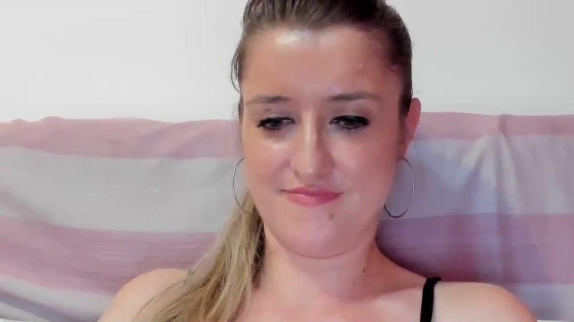 Gallery image thumbnail from BestDream's myfreecams stream on, 08/17/2024, 21:09 image 15 of 20