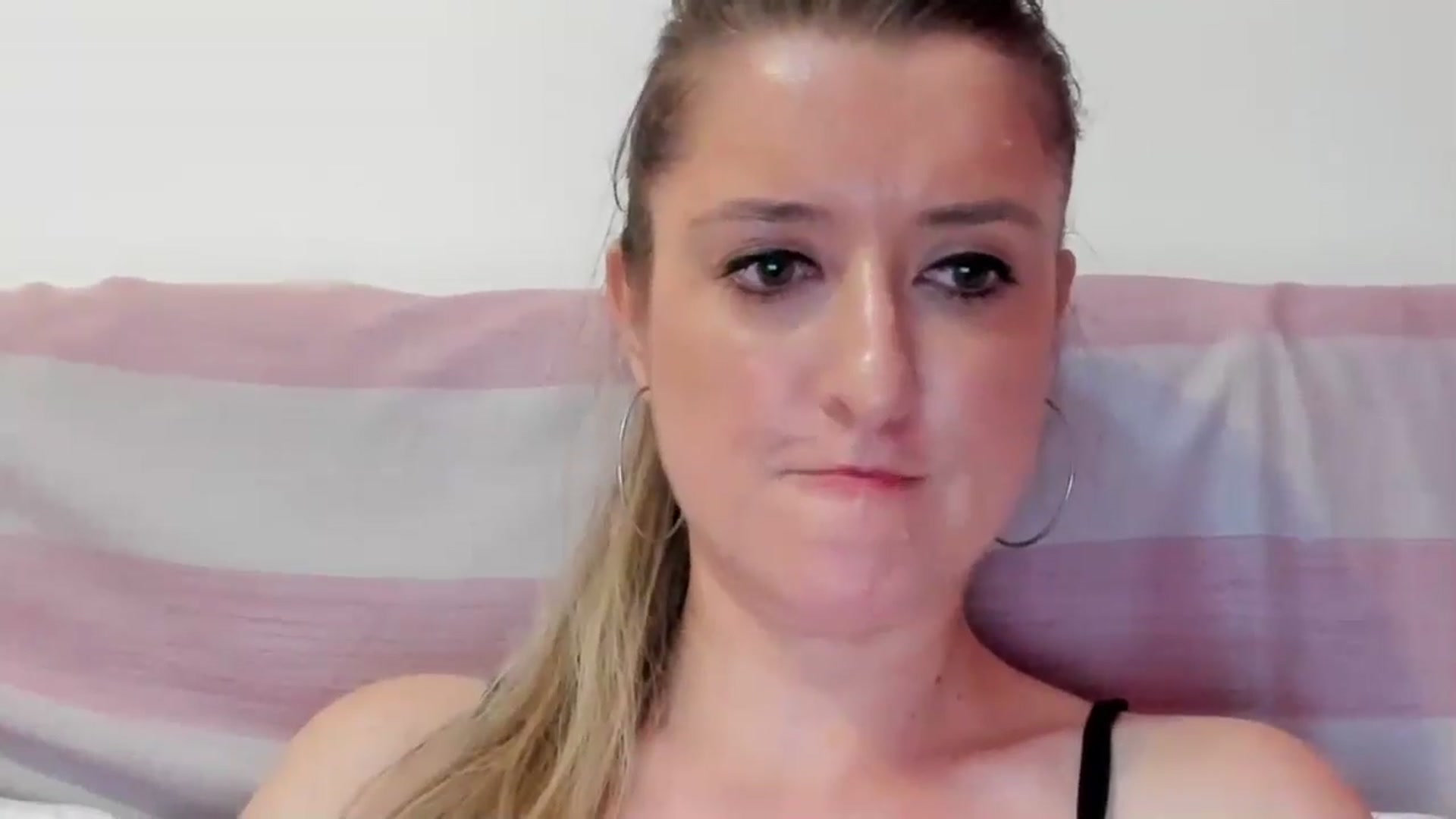 Gallery image thumbnail from BestDream's myfreecams stream on, 08/17/2024, 21:09 image 10 of 20