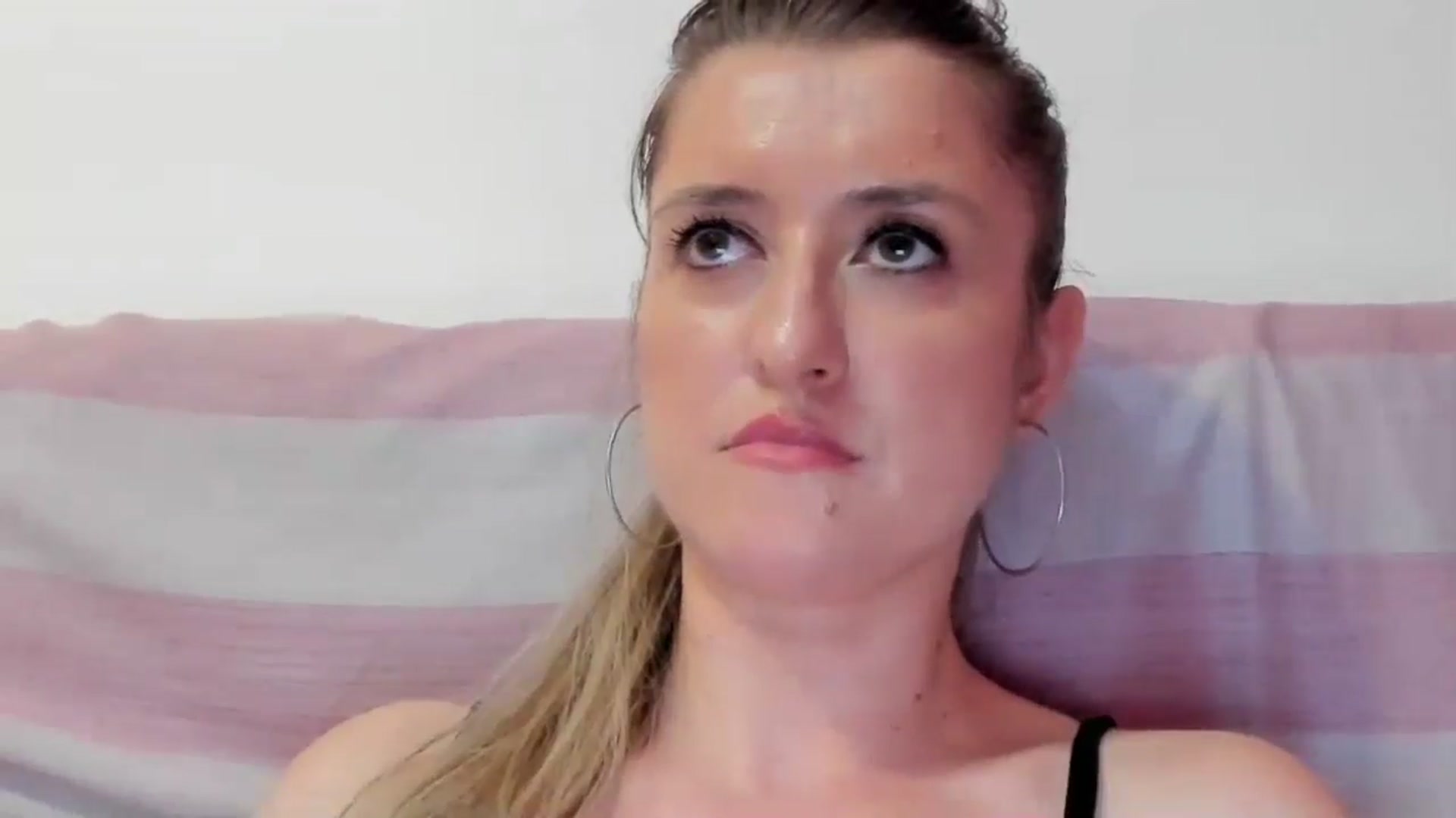 Gallery image thumbnail from BestDream's myfreecams stream on, 08/17/2024, 21:09 image 12 of 20