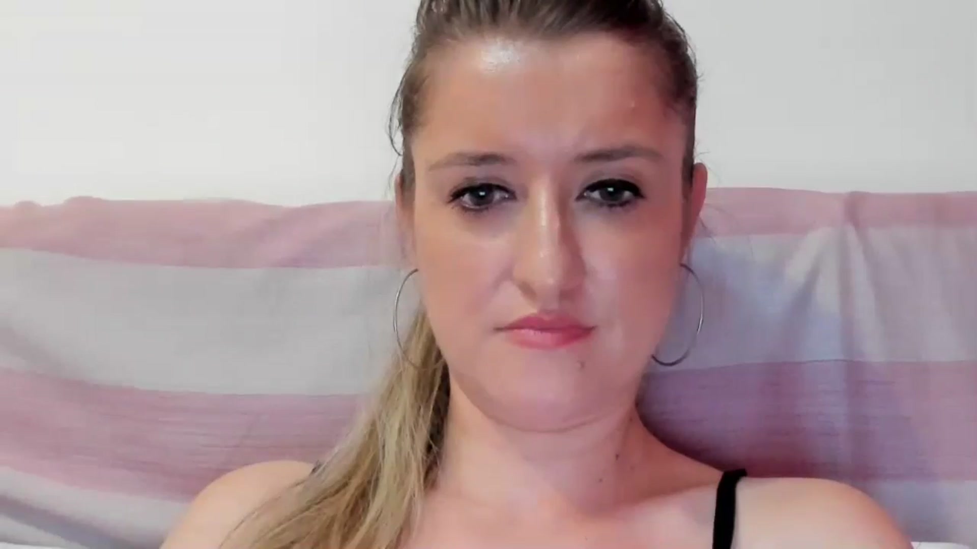 Gallery image thumbnail from BestDream's myfreecams stream on, 08/17/2024, 21:09 image 16 of 20