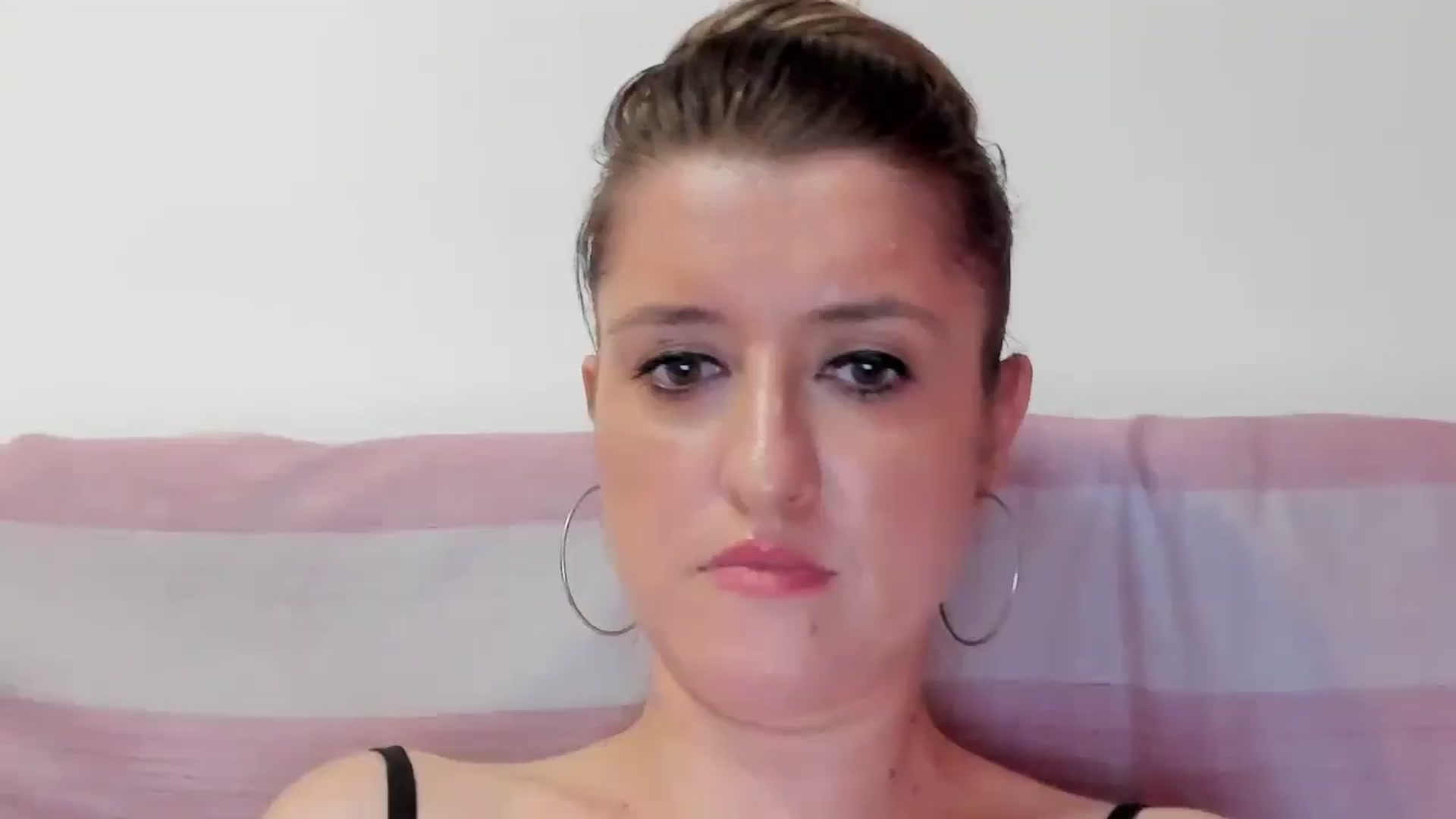 Gallery image thumbnail from BestDream's myfreecams stream on, 08/17/2024, 22:07 image 1 of 20