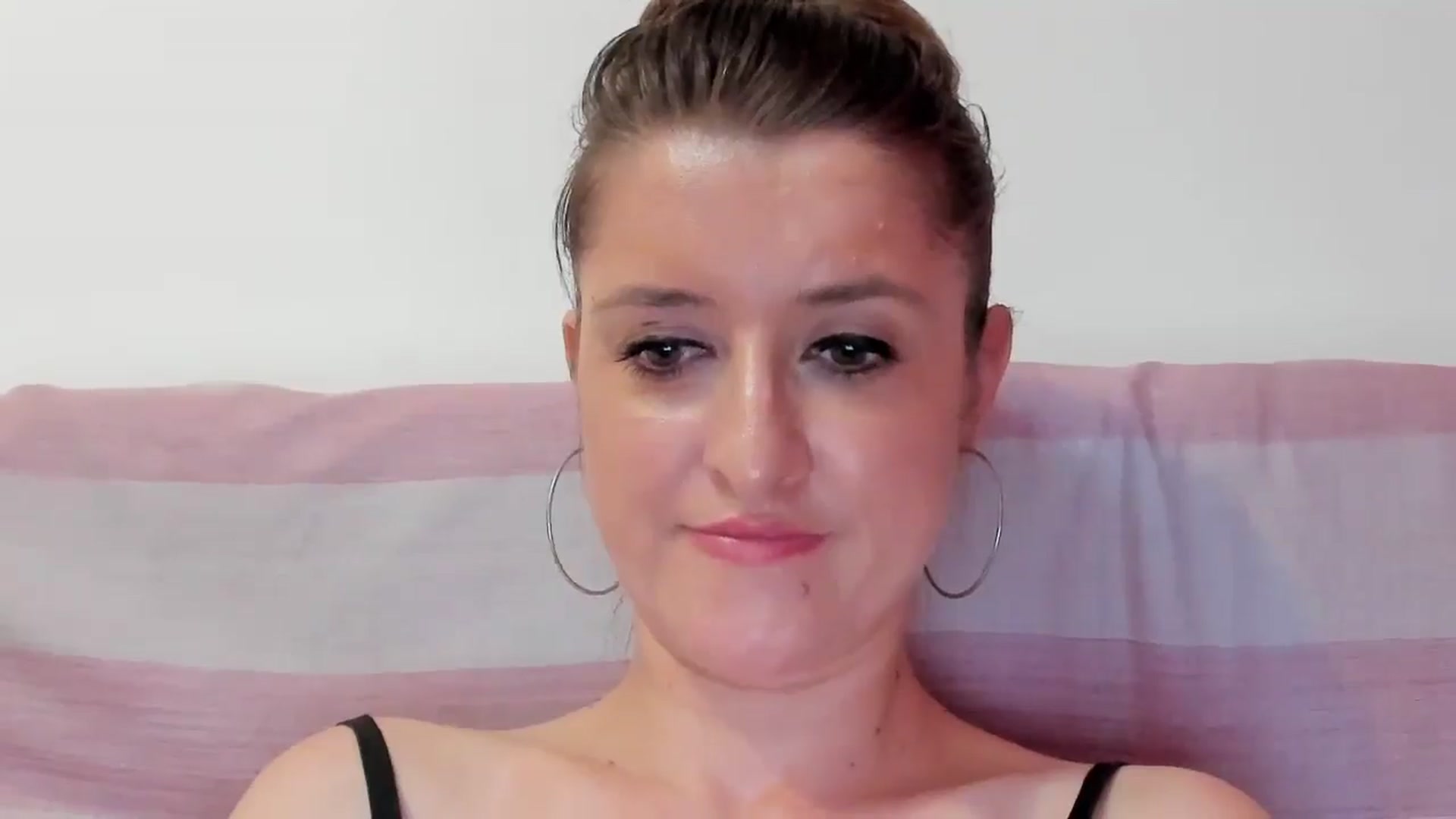 Gallery image thumbnail from BestDream's myfreecams stream on, 08/17/2024, 22:07 image 3 of 20