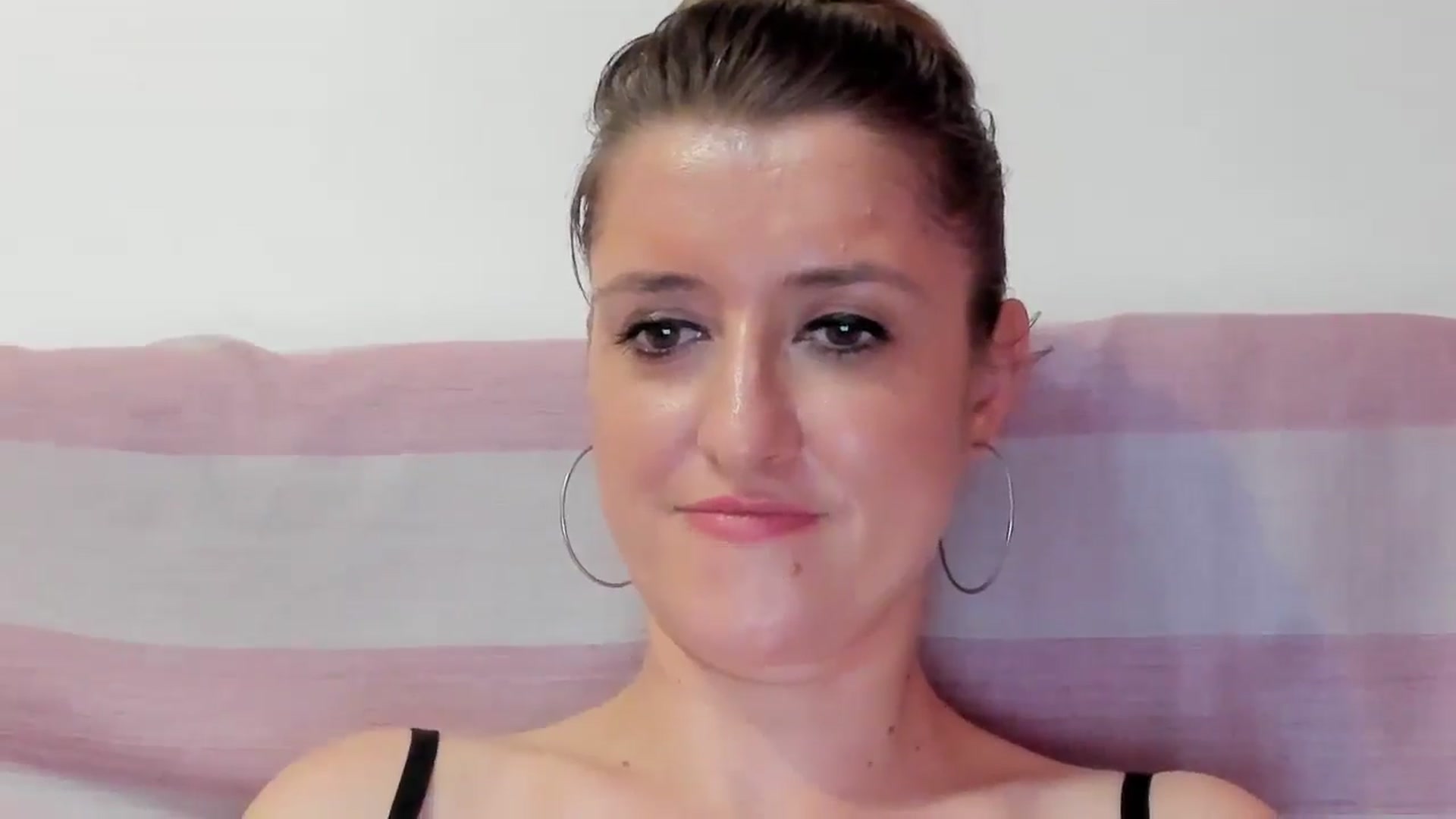 Gallery image thumbnail from BestDream's myfreecams stream on, 08/17/2024, 22:46 image 15 of 20