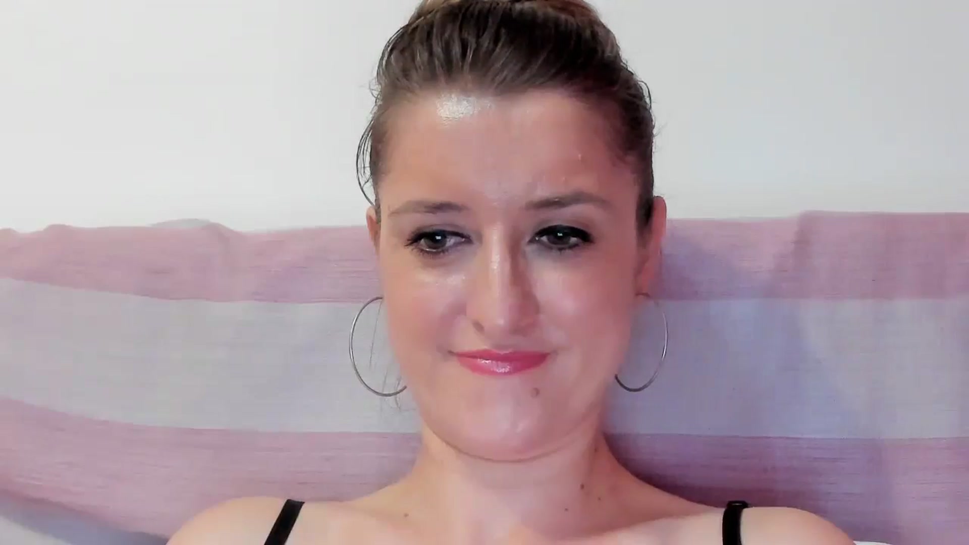 Gallery image thumbnail from BestDream's myfreecams stream on, 08/17/2024, 23:55 image 9 of 20