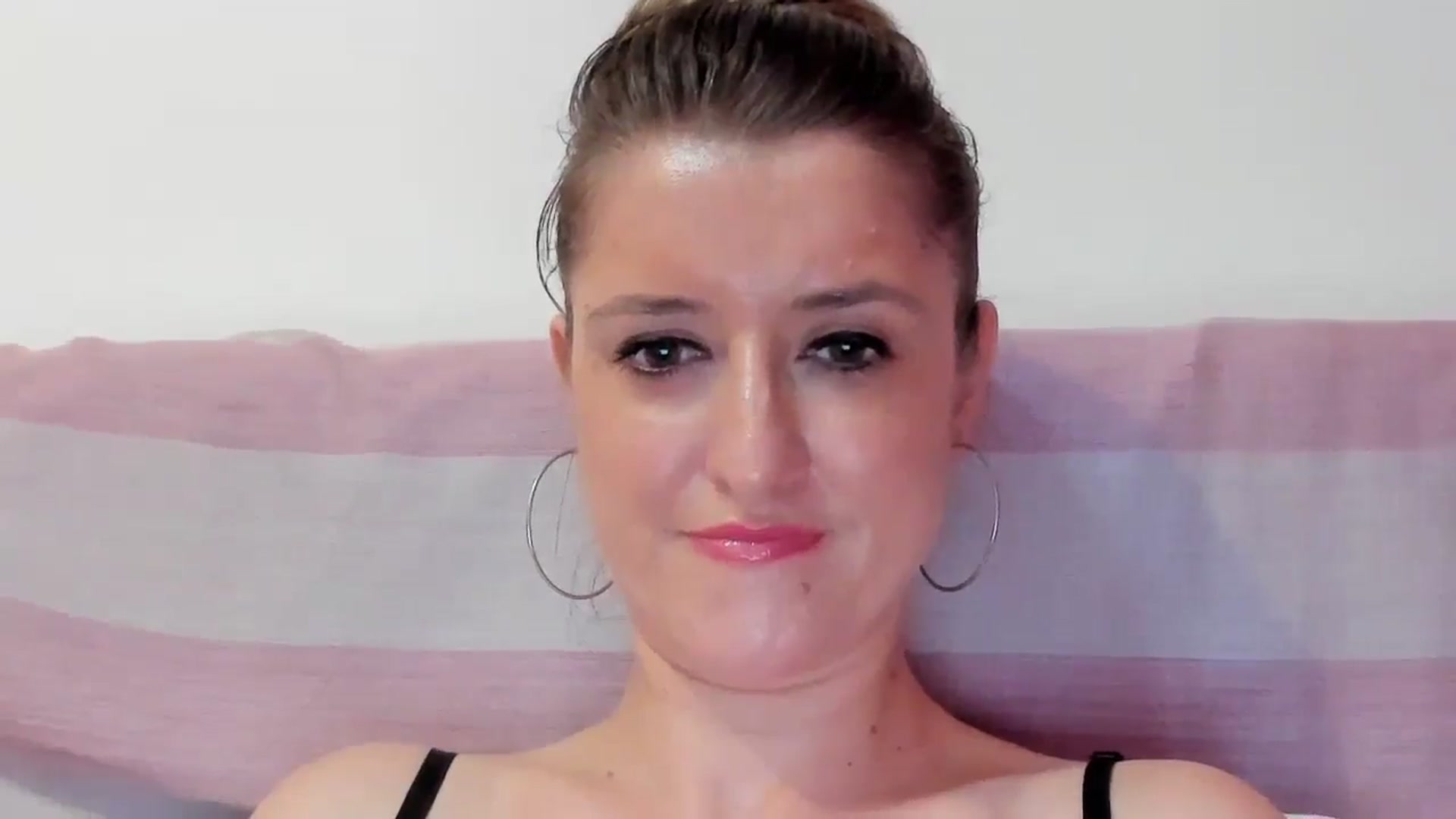Gallery image thumbnail from BestDream's myfreecams stream on, 08/17/2024, 23:55 image 7 of 20