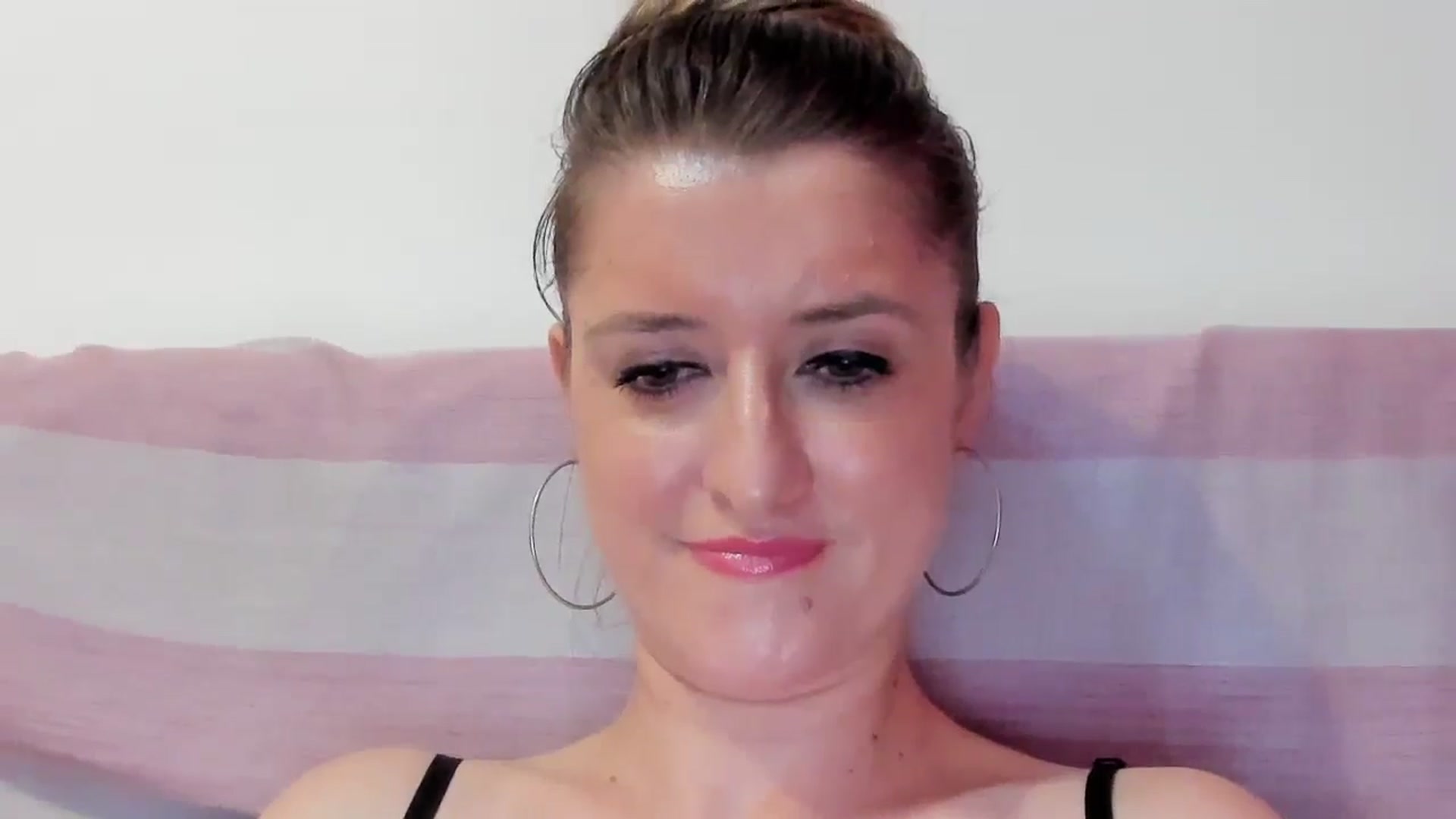 Gallery image thumbnail from BestDream's myfreecams stream on, 08/17/2024, 23:55 image 8 of 20