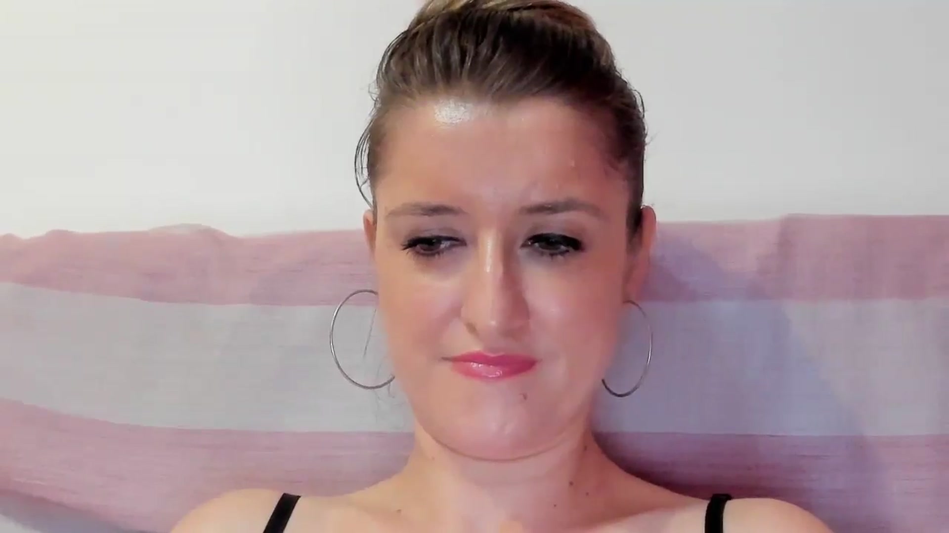 Gallery image thumbnail from BestDream's myfreecams stream on, 08/17/2024, 23:55 image 5 of 20