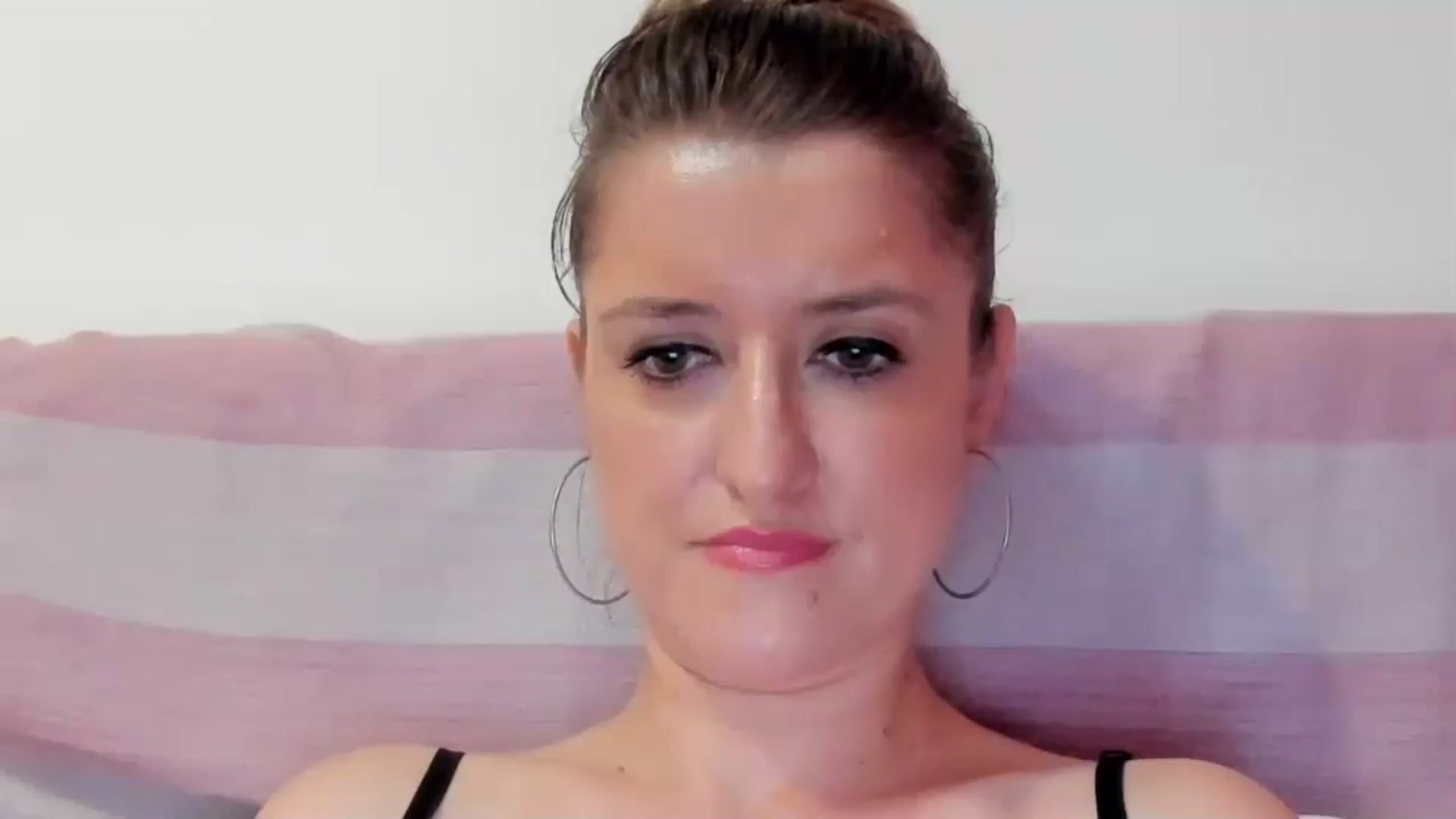 Gallery image thumbnail from BestDream's myfreecams stream on, 08/17/2024, 23:55 image 12 of 20