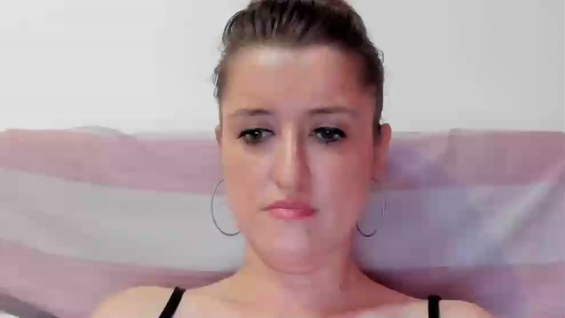Gallery image thumbnail from BestDream's myfreecams stream on, 08/18/2024, 02:05 image 16 of 20