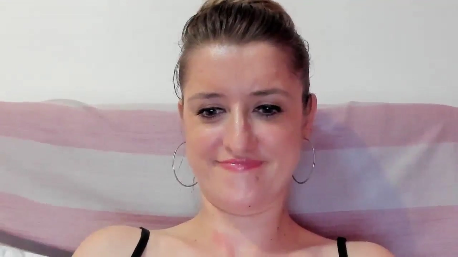 Gallery image thumbnail from BestDream's myfreecams stream on, 08/18/2024, 02:05 image 5 of 20