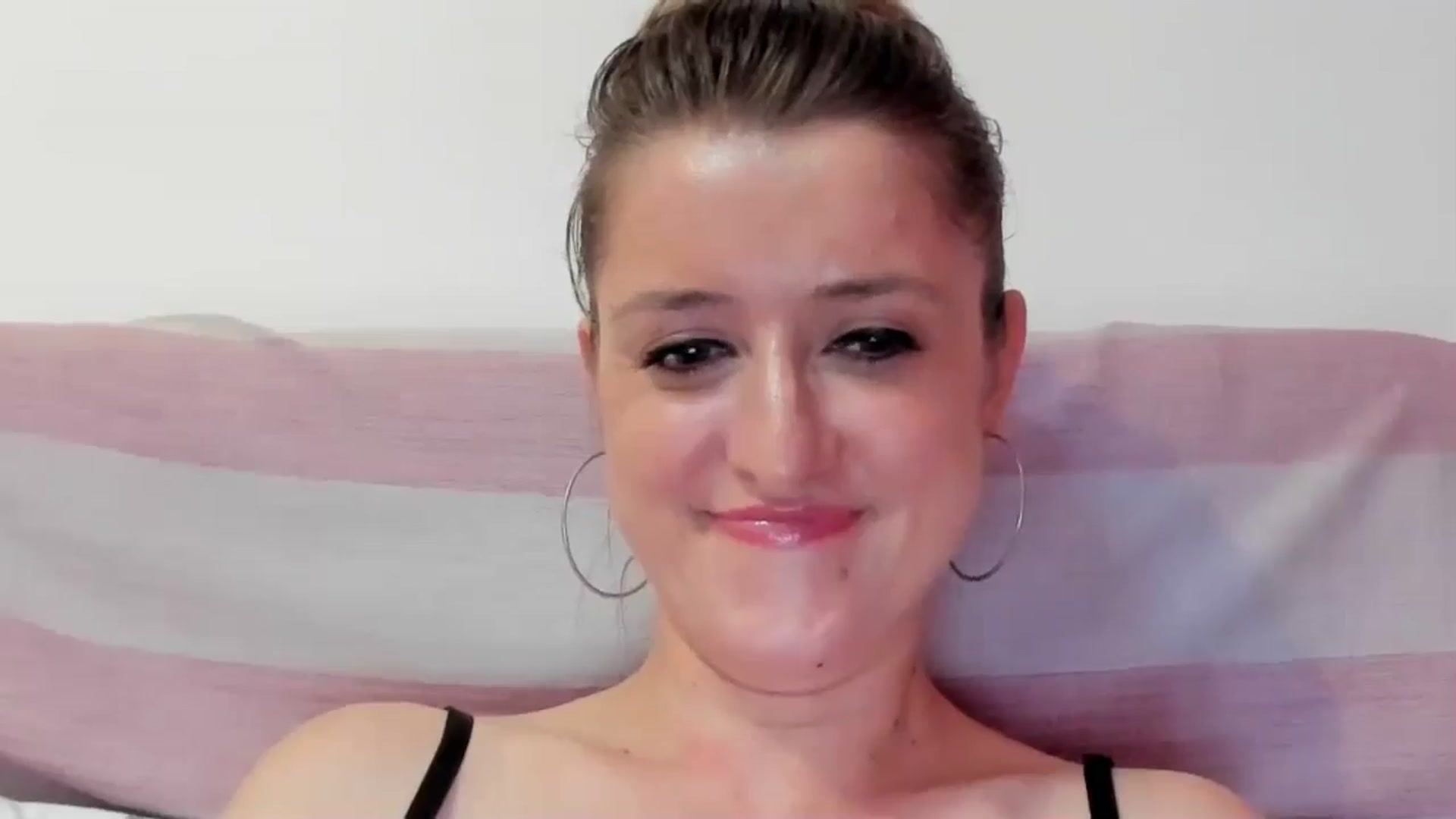 Gallery image thumbnail from BestDream's myfreecams stream on, 08/18/2024, 02:05 image 7 of 20