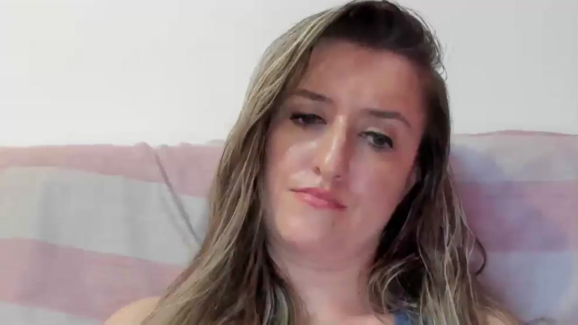 Gallery image thumbnail from BestDream's myfreecams stream on, 08/20/2024, 01:15 image 5 of 20