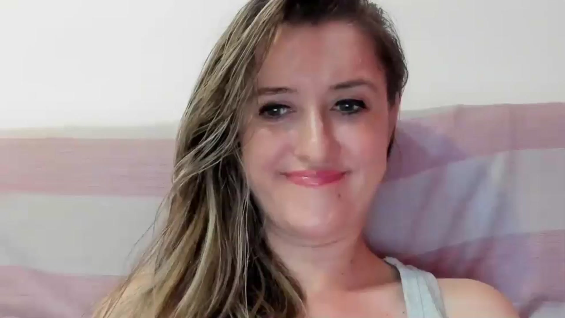 Gallery image thumbnail from BestDream's myfreecams stream on, 08/20/2024, 22:41 image 17 of 20