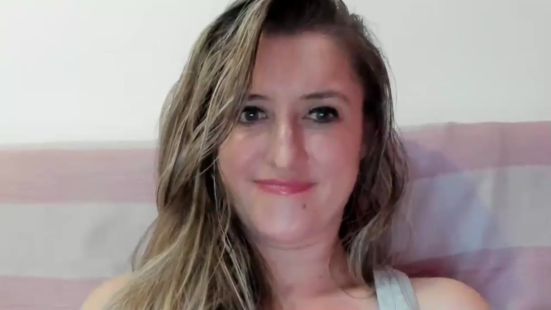 Gallery image thumbnail from BestDream's myfreecams stream on, 08/20/2024, 22:41 image 6 of 20