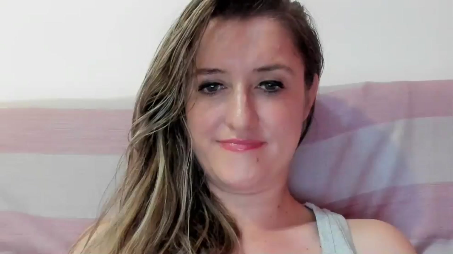Gallery image thumbnail from BestDream's myfreecams stream on, 08/20/2024, 22:41 image 16 of 20