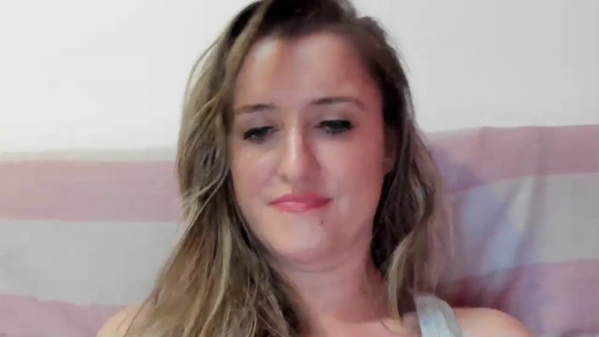 Gallery image thumbnail from BestDream's myfreecams stream on, 08/20/2024, 22:41 image 11 of 20