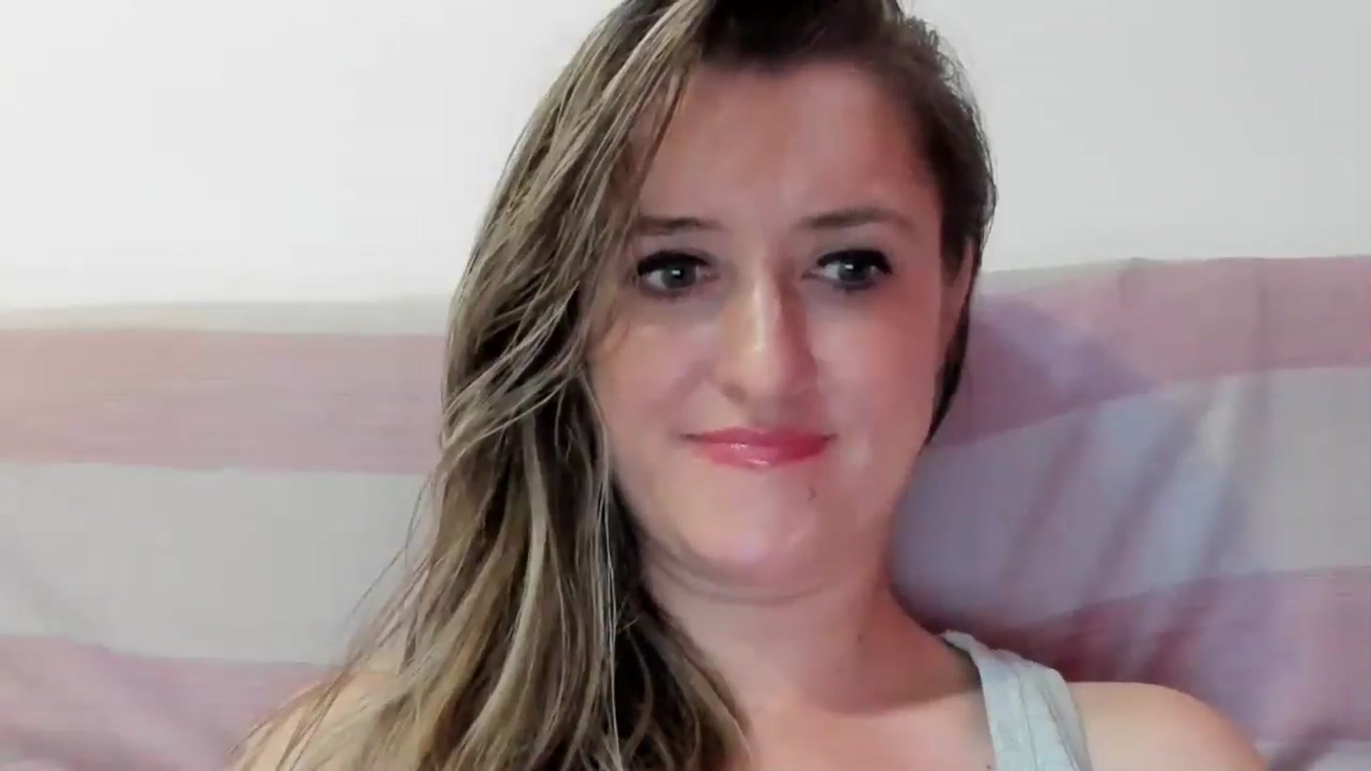Gallery image thumbnail from BestDream's myfreecams stream on, 08/20/2024, 22:41 image 19 of 20
