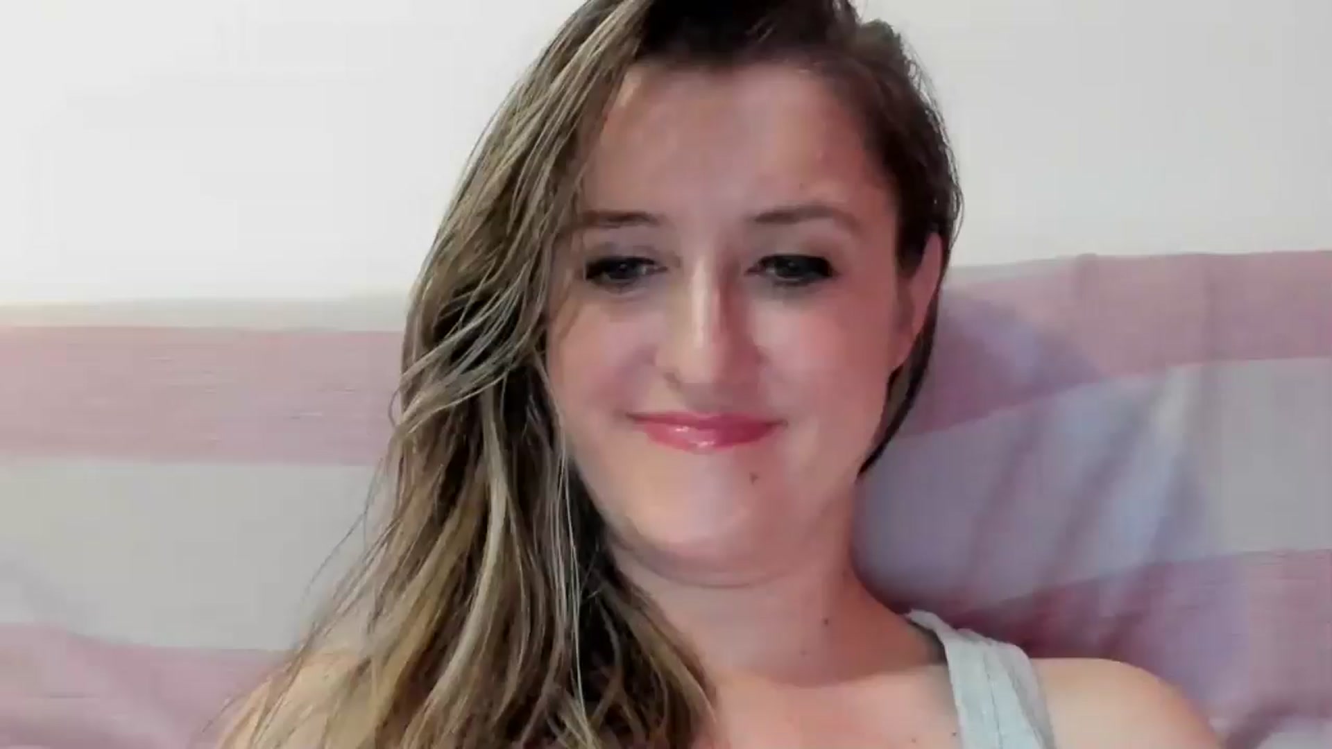 Gallery image thumbnail from BestDream's myfreecams stream on, 08/20/2024, 22:41 image 18 of 20