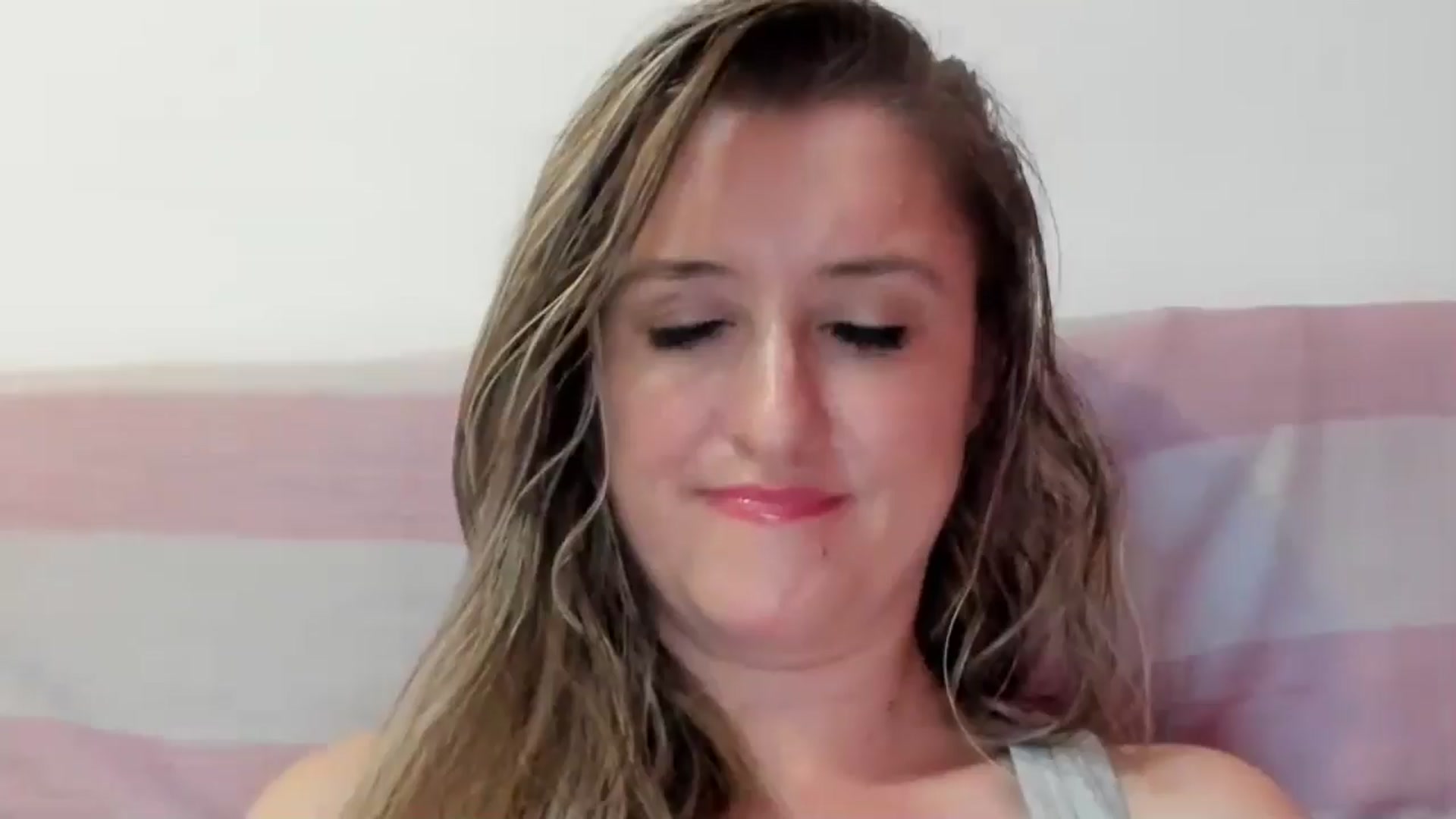Gallery image thumbnail from BestDream's myfreecams stream on, 08/20/2024, 22:41 image 14 of 20