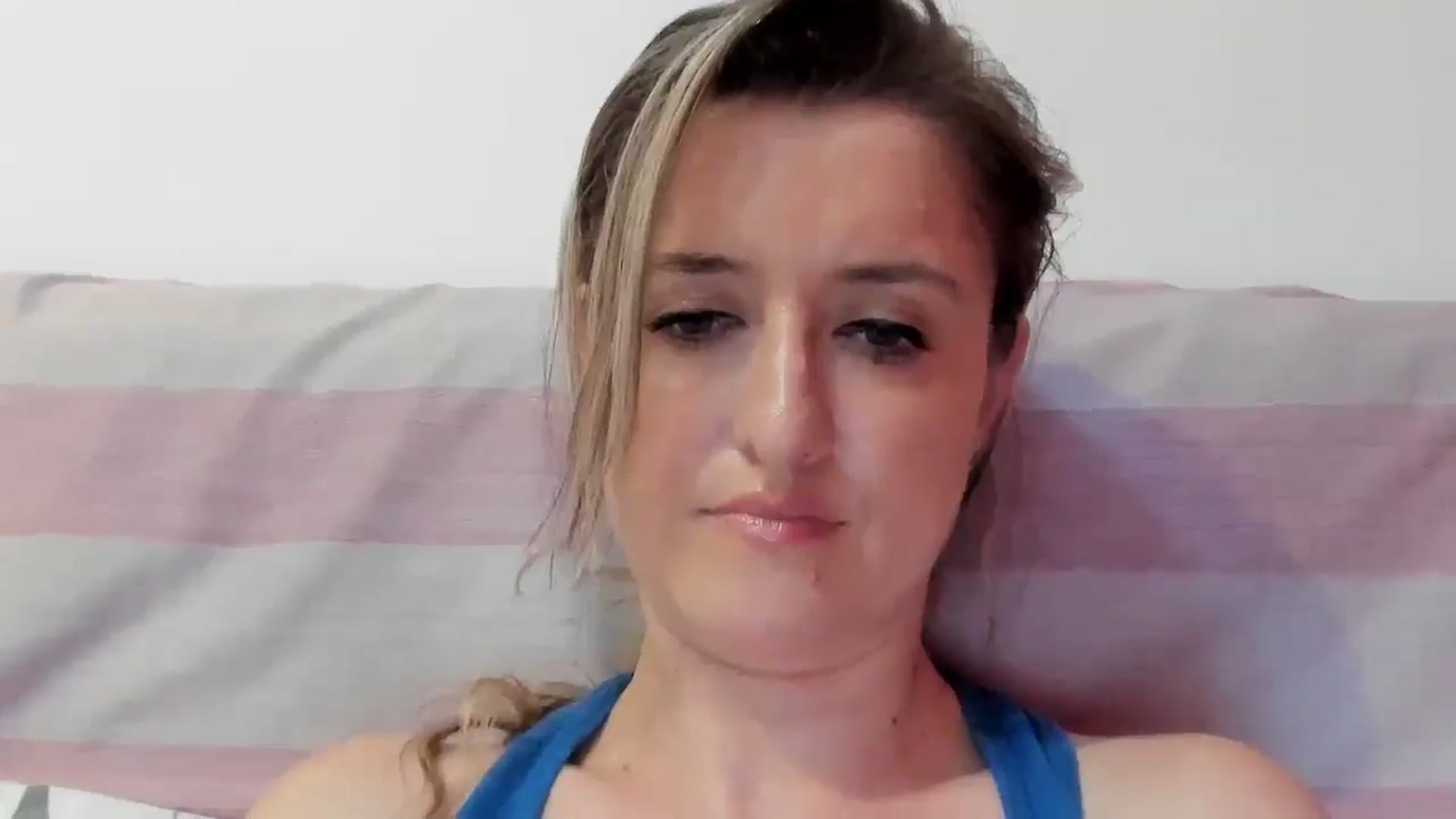 Gallery image thumbnail from BestDream's myfreecams stream on, 08/22/2024, 24:00 image 15 of 20
