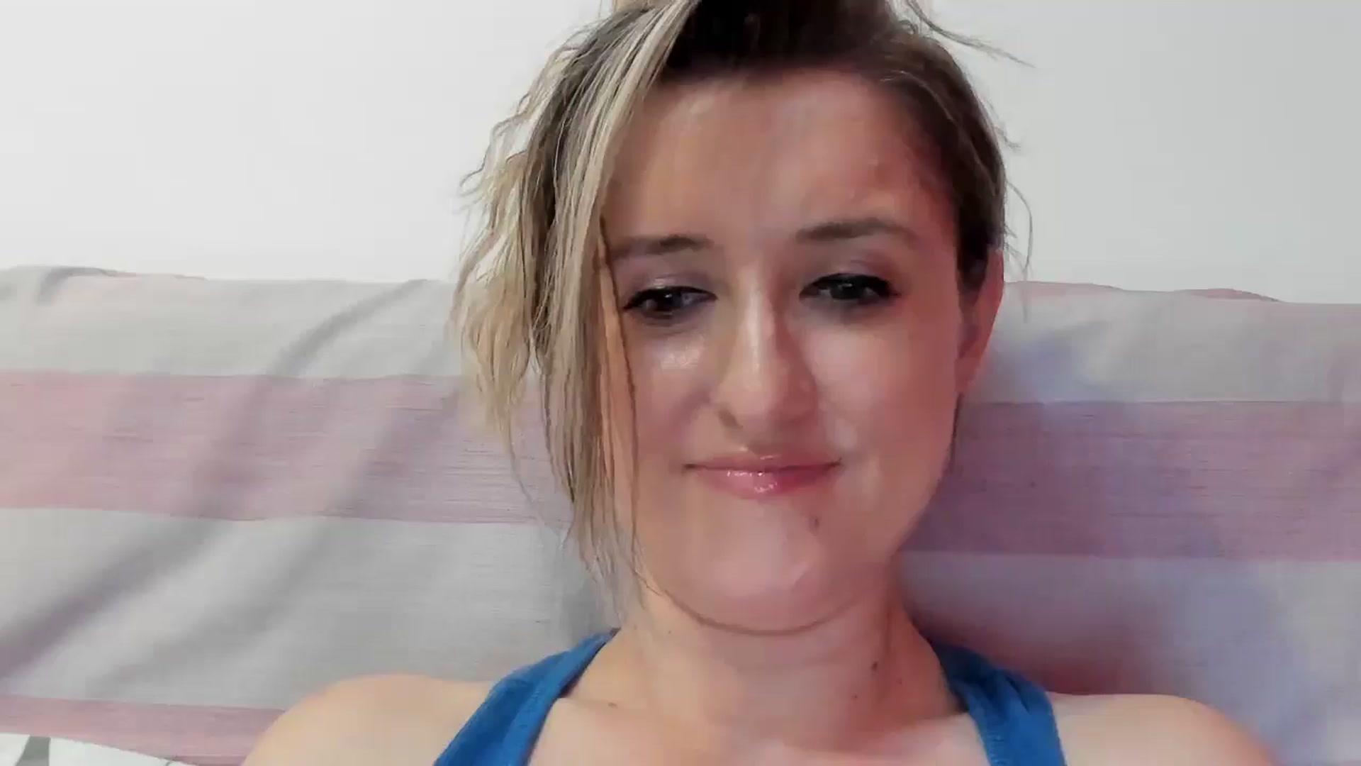 Gallery image thumbnail from BestDream's myfreecams stream on, 08/22/2024, 24:00 image 2 of 20