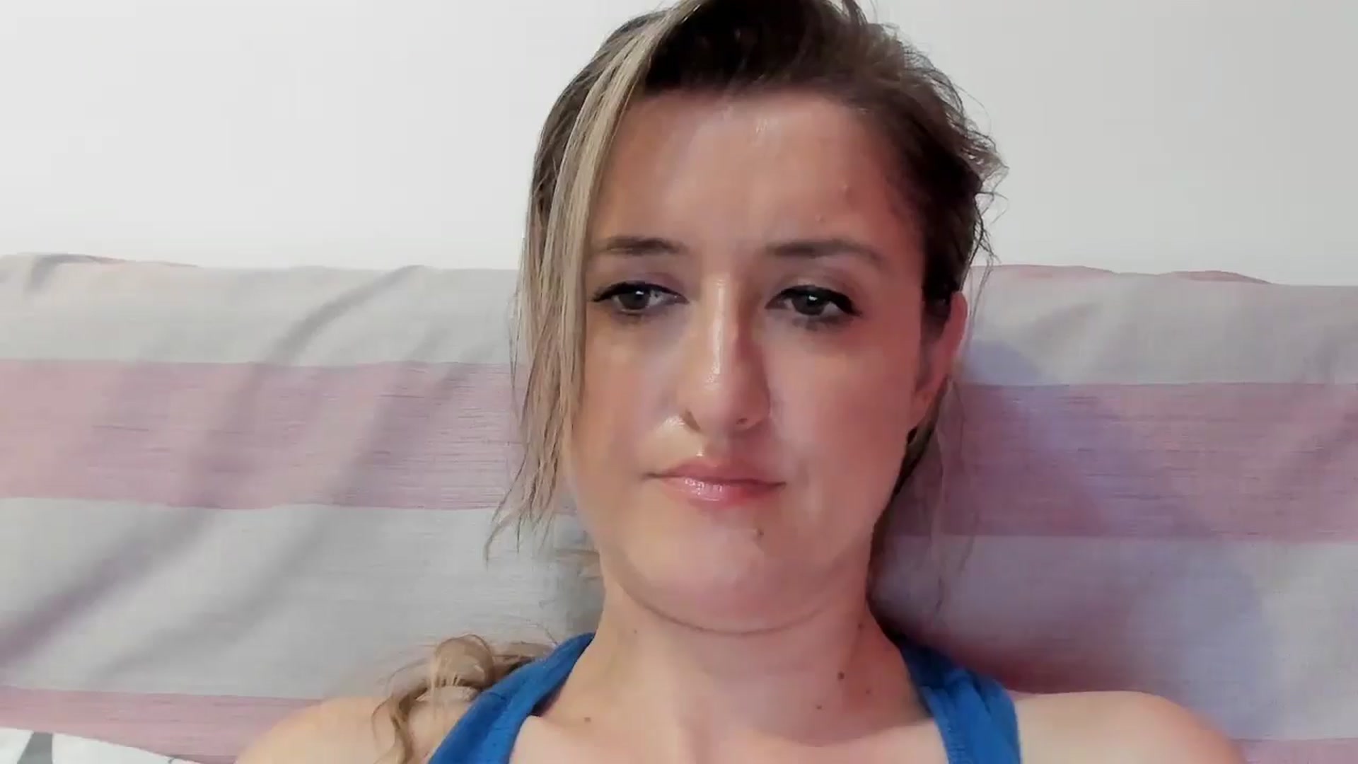 Gallery image thumbnail from BestDream's myfreecams stream on, 08/22/2024, 24:00 image 18 of 20