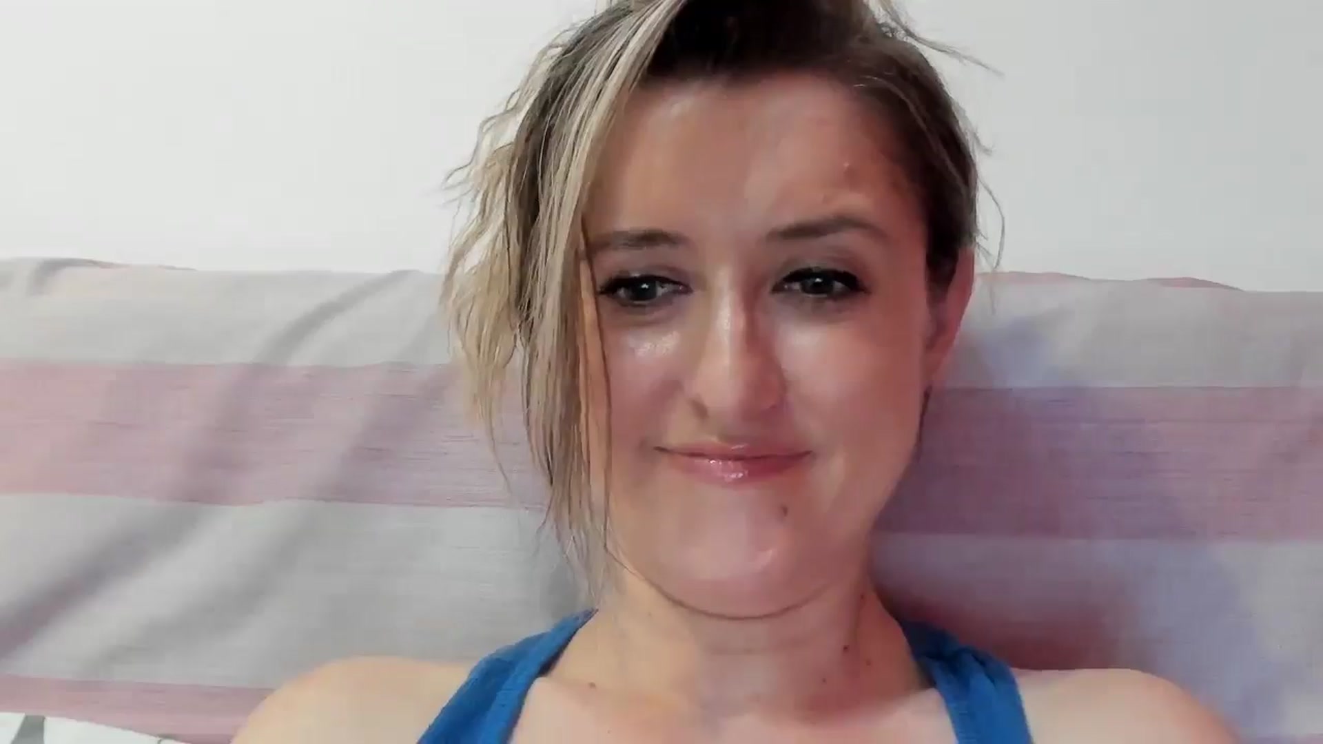 Gallery image thumbnail from BestDream's myfreecams stream on, 08/22/2024, 24:00 image 3 of 20