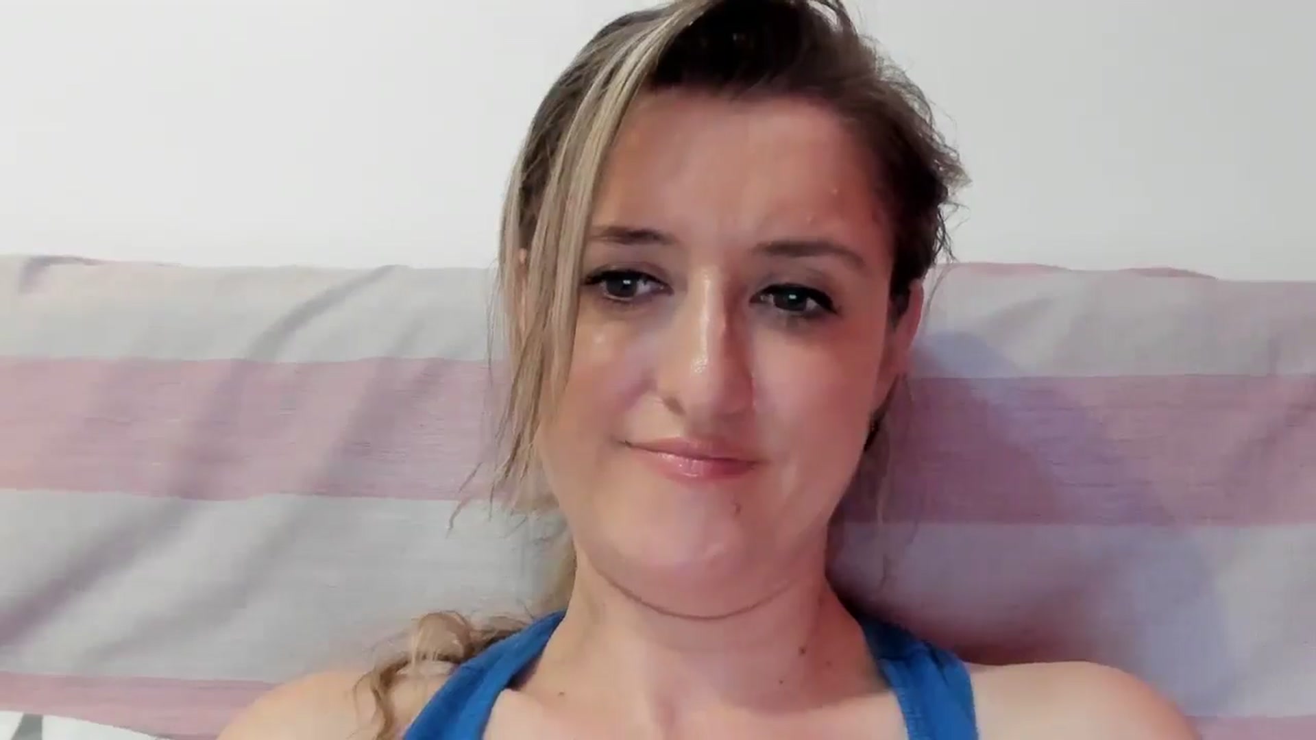Gallery image thumbnail from BestDream's myfreecams stream on, 08/22/2024, 24:00 image 13 of 20