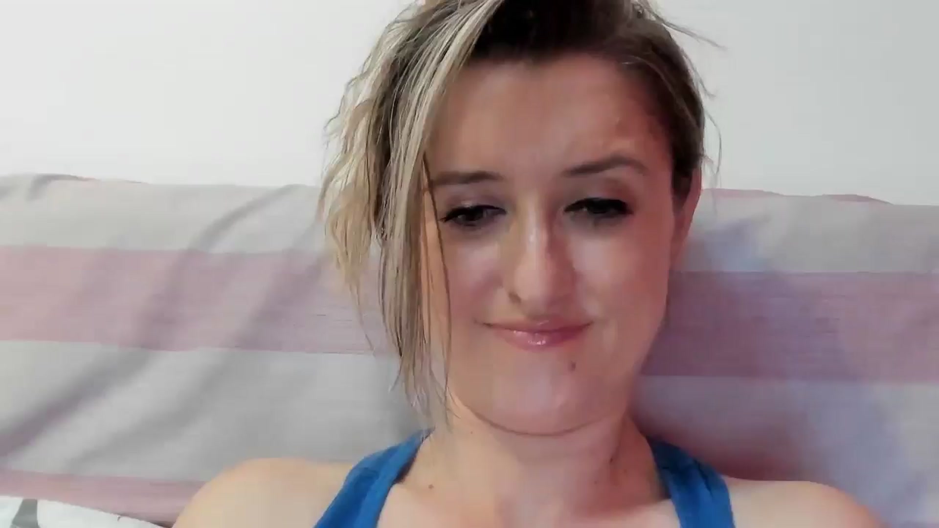Gallery image thumbnail from BestDream's myfreecams stream on, 08/22/2024, 24:00 image 1 of 20