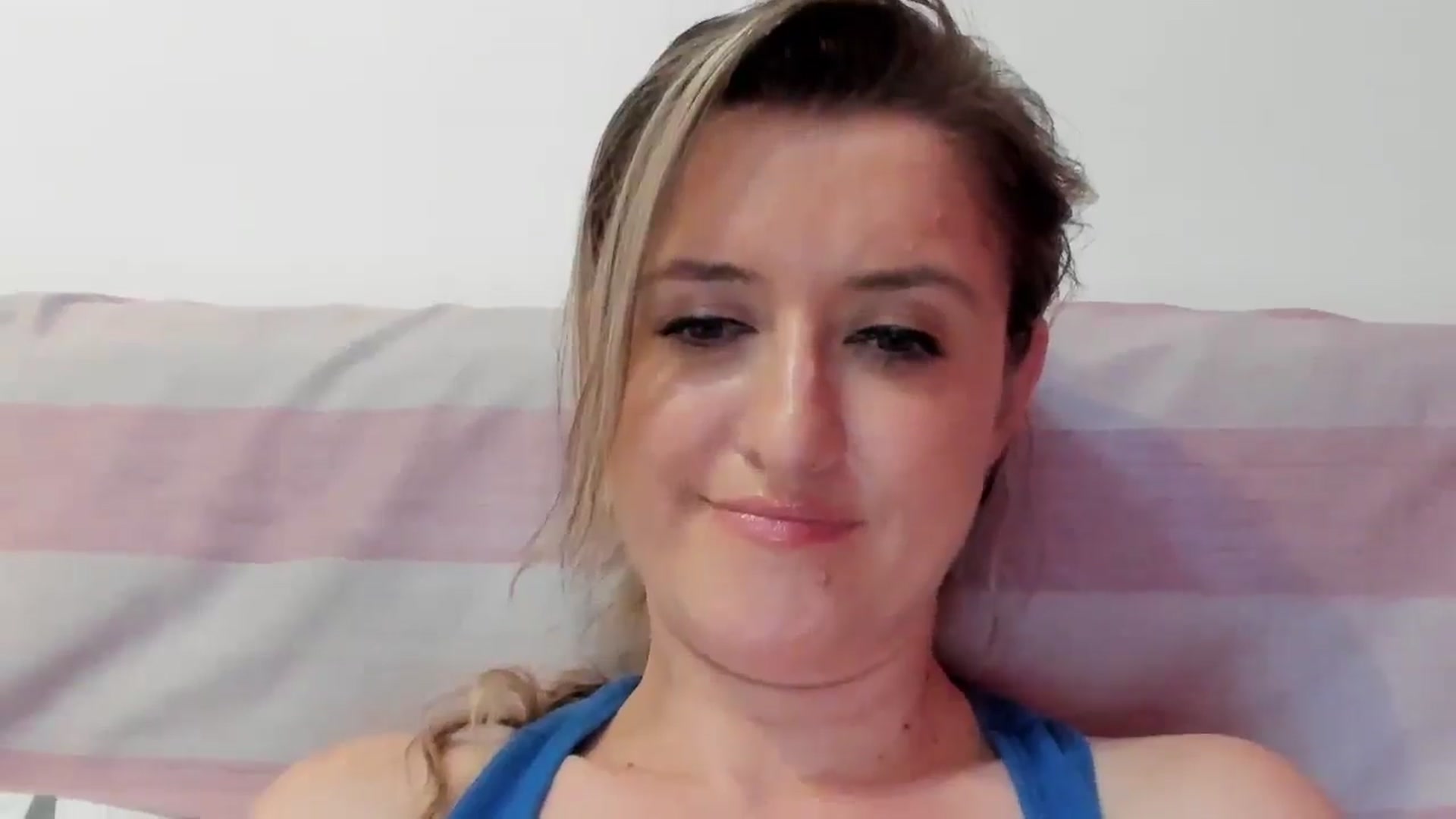 Gallery image thumbnail from BestDream's myfreecams stream on, 08/22/2024, 24:00 image 11 of 20