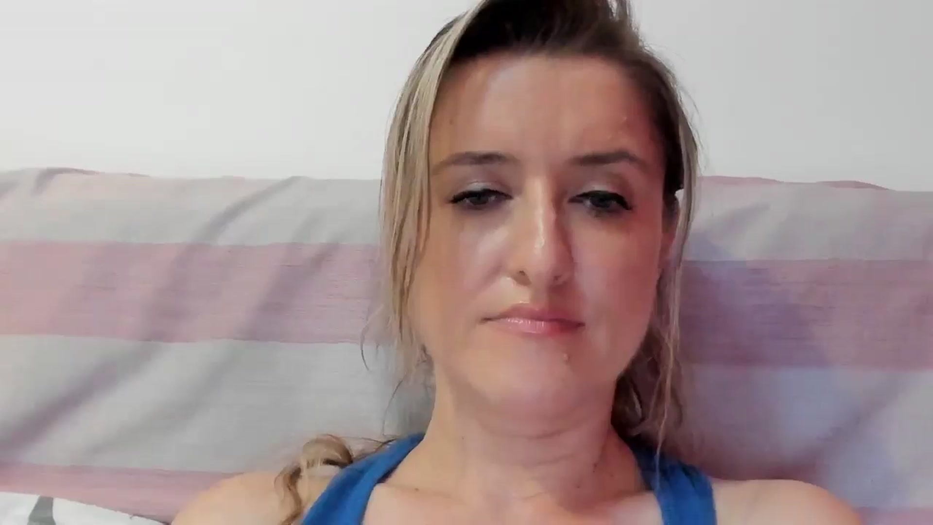 Gallery image thumbnail from BestDream's myfreecams stream on, 08/22/2024, 24:26 image 7 of 20