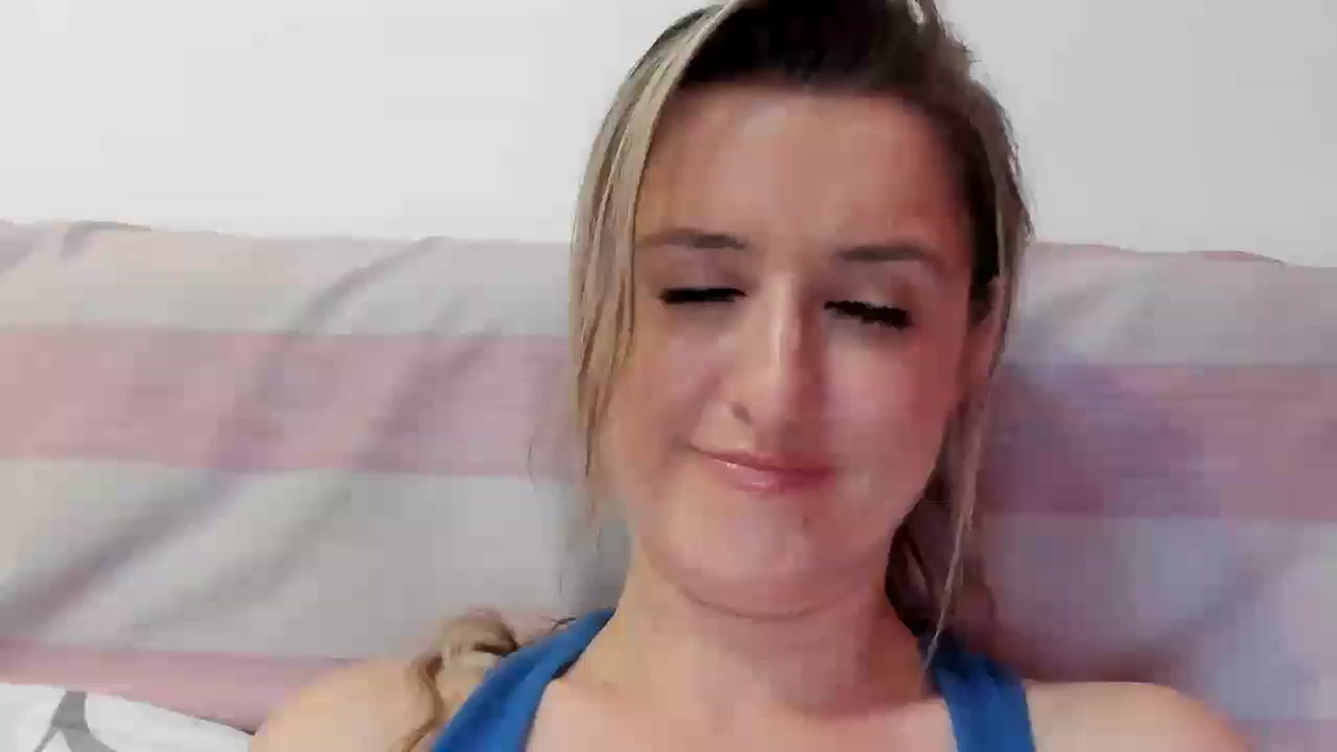 Gallery image thumbnail from BestDream's myfreecams stream on, 08/22/2024, 24:26 image 9 of 20