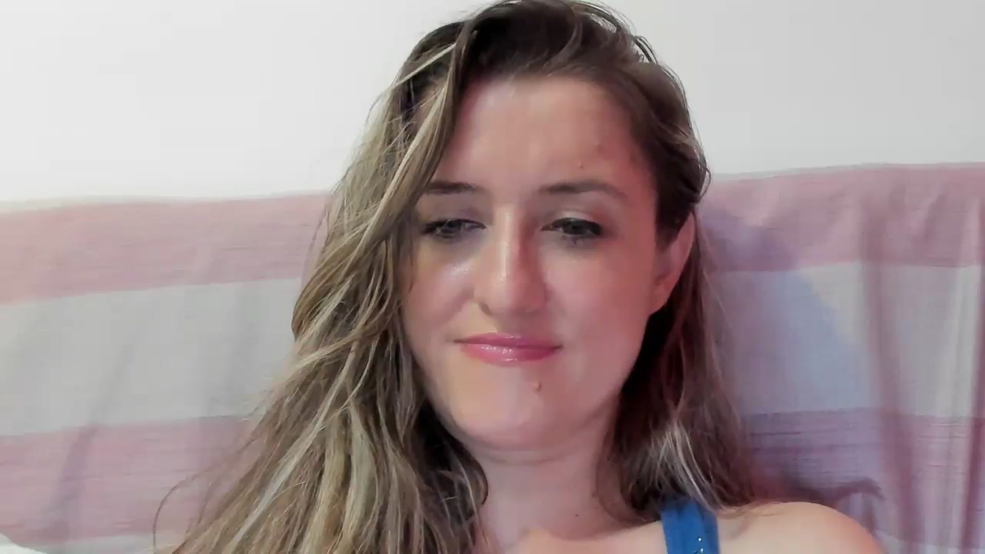 Gallery image thumbnail from BestDream's myfreecams stream on, 08/22/2024, 09:16 image 18 of 20