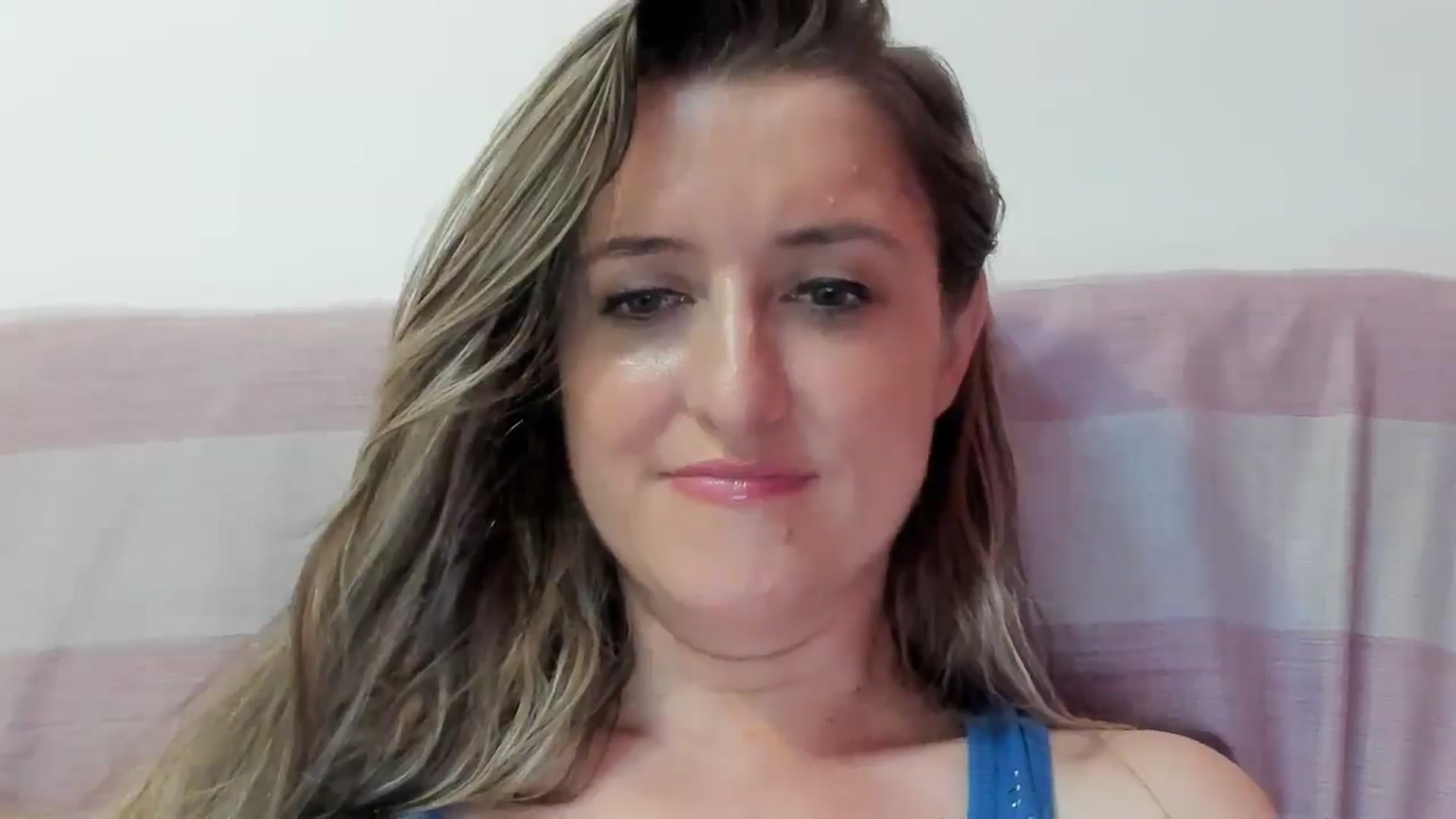 Gallery image thumbnail from BestDream's myfreecams stream on, 08/22/2024, 09:16 image 8 of 20