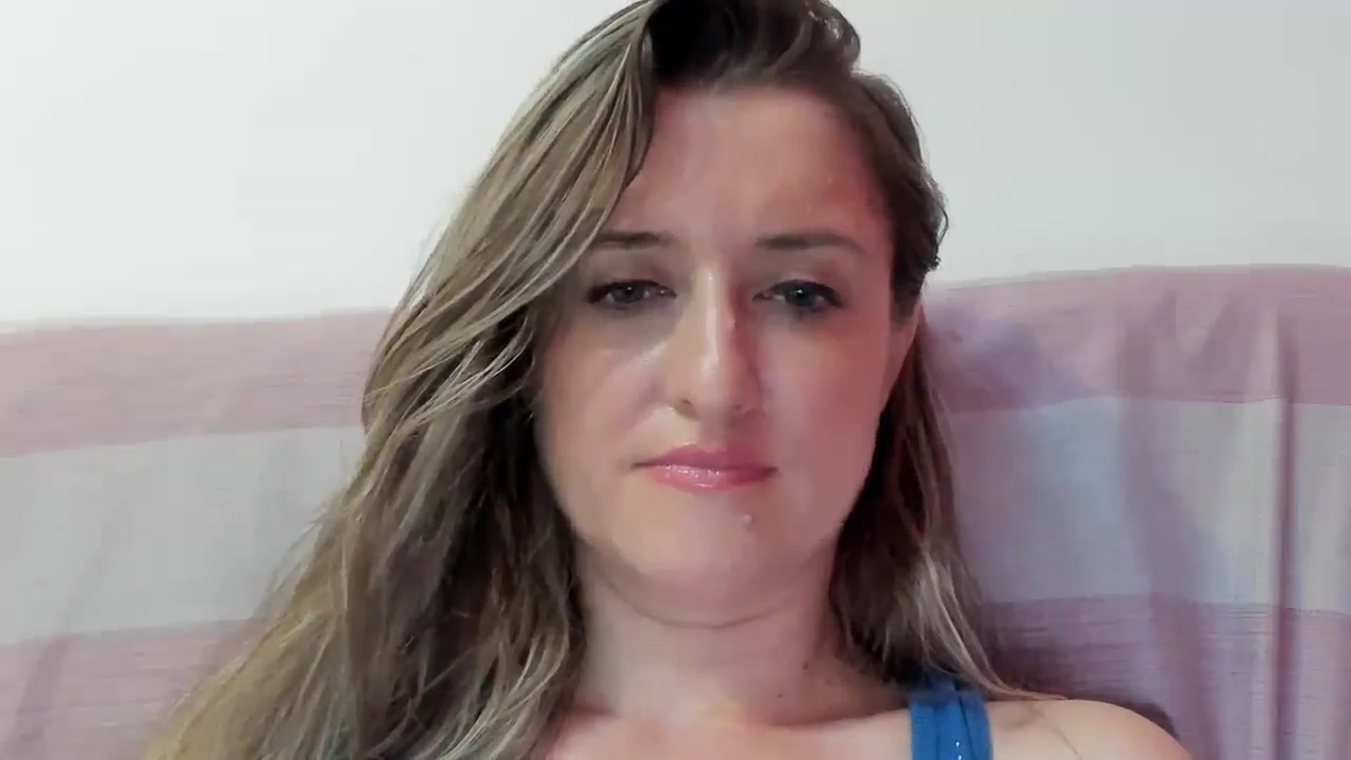 Gallery image thumbnail from BestDream's myfreecams stream on, 08/22/2024, 09:16 image 10 of 20