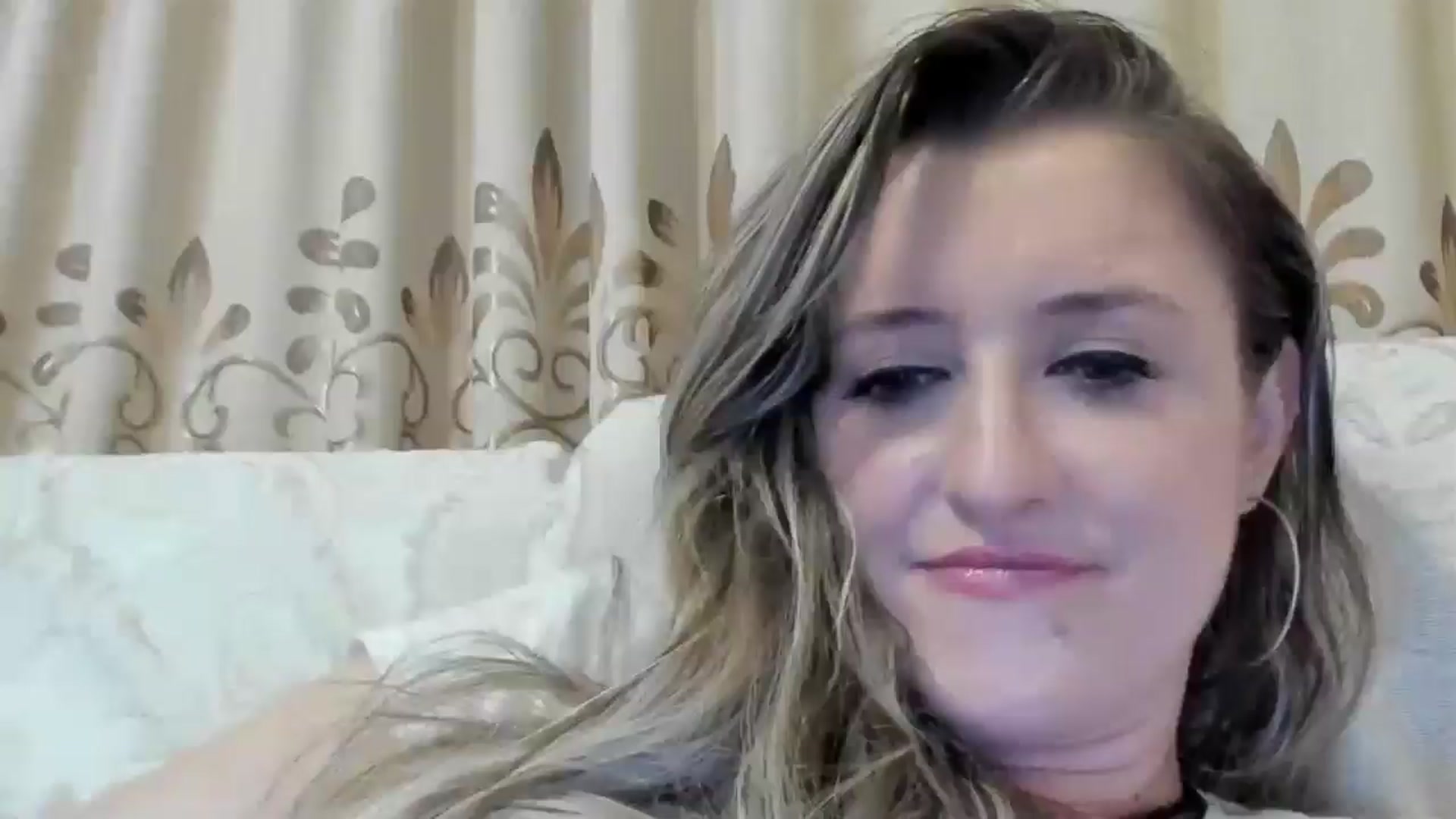 Gallery image thumbnail from BestDream's myfreecams stream on, 08/22/2024, 23:15 image 10 of 20
