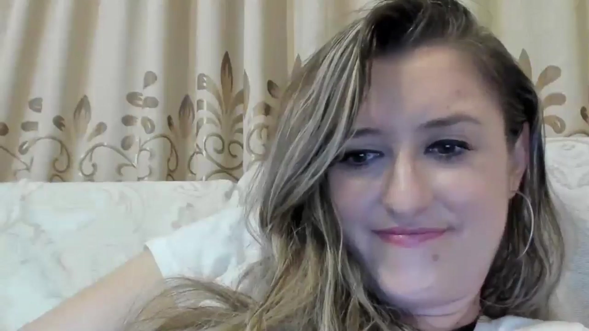 Gallery image thumbnail from BestDream's myfreecams stream on, 08/22/2024, 23:15 image 17 of 20