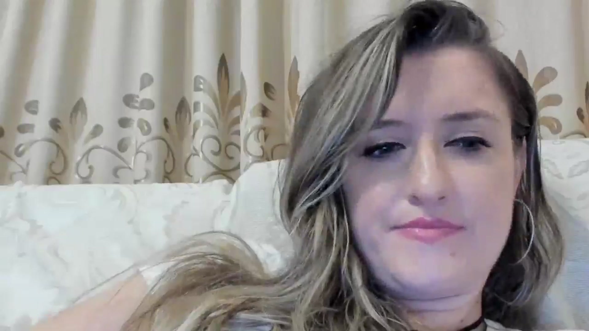 Gallery image thumbnail from BestDream's myfreecams stream on, 08/22/2024, 23:15 image 6 of 20
