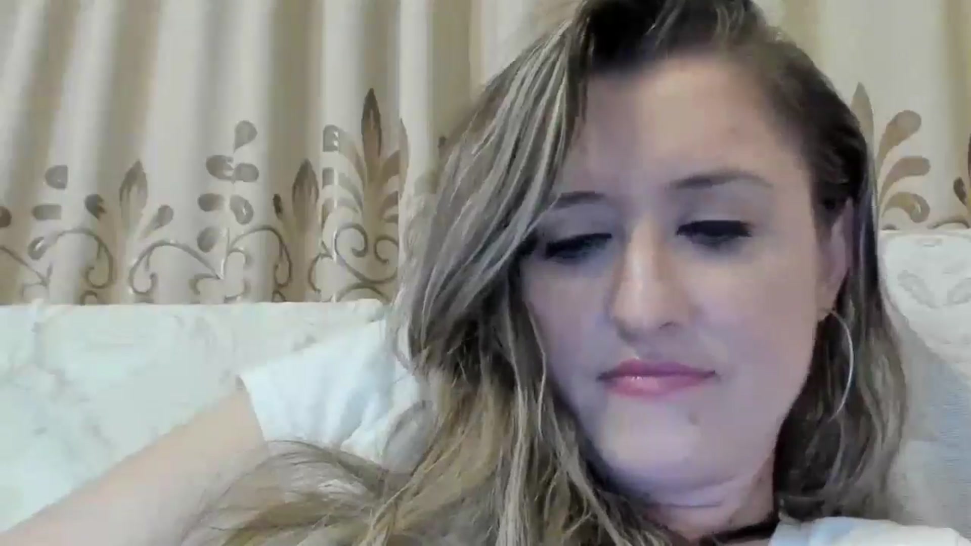 Gallery image thumbnail from BestDream's myfreecams stream on, 08/22/2024, 23:15 image 15 of 20
