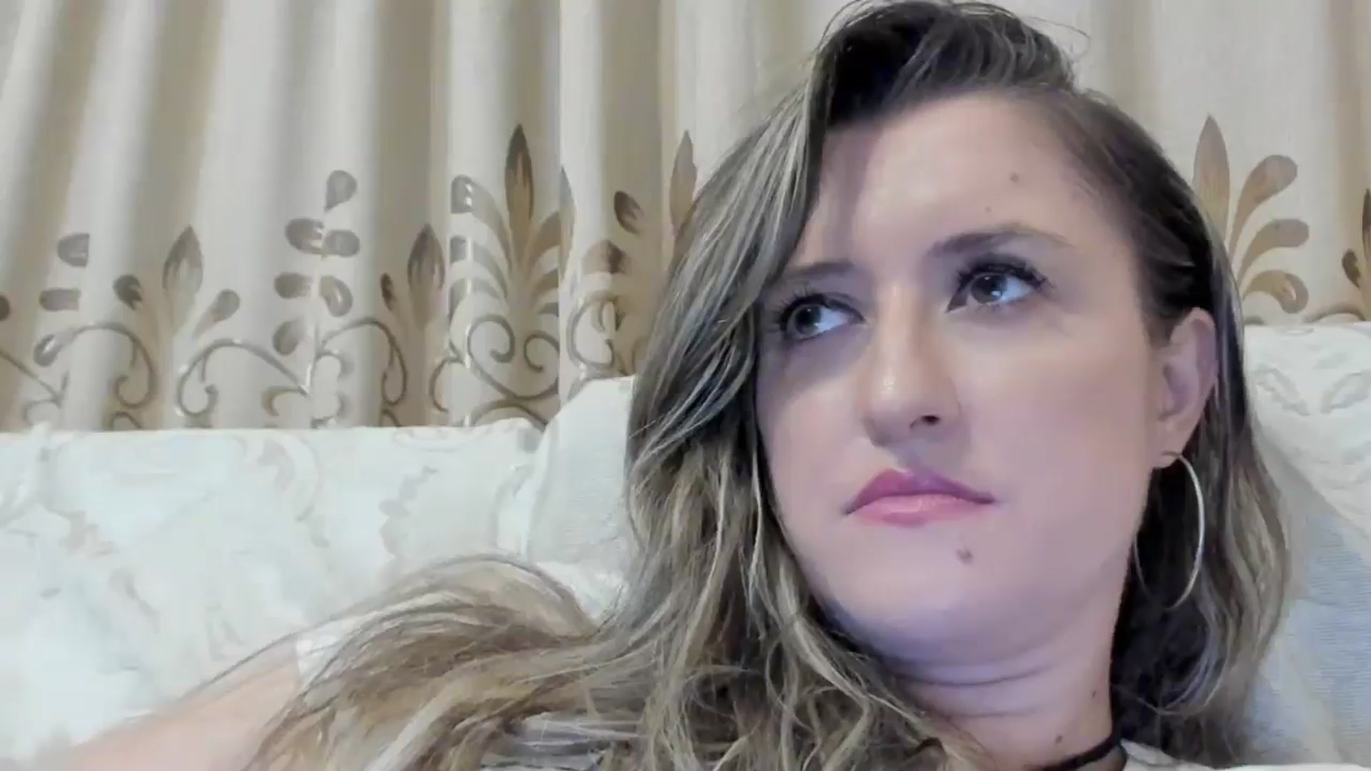 Gallery image thumbnail from BestDream's myfreecams stream on, 08/22/2024, 23:15 image 5 of 20