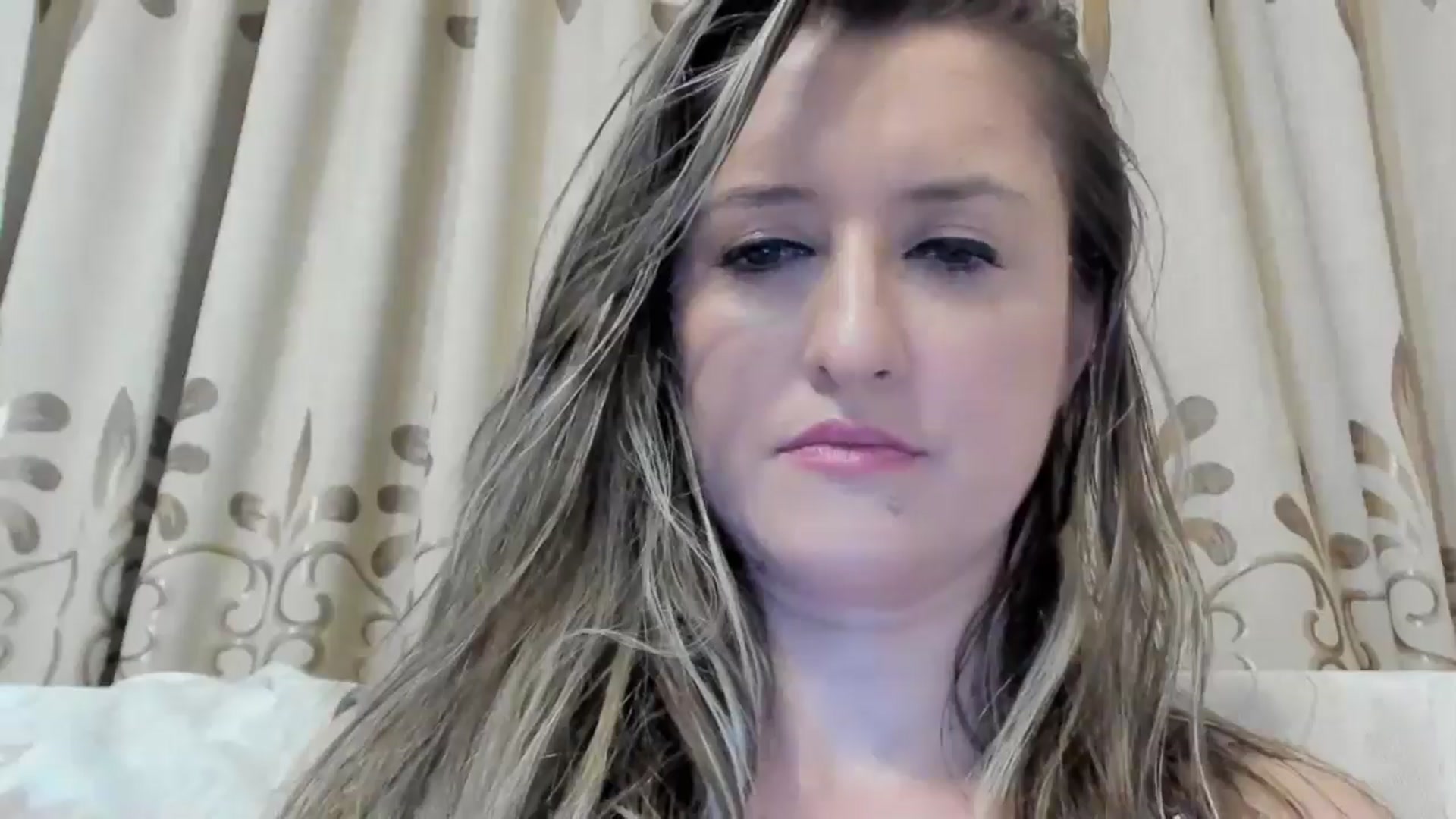 Gallery image thumbnail from BestDream's myfreecams stream on, 08/23/2024, 23:11 image 6 of 20